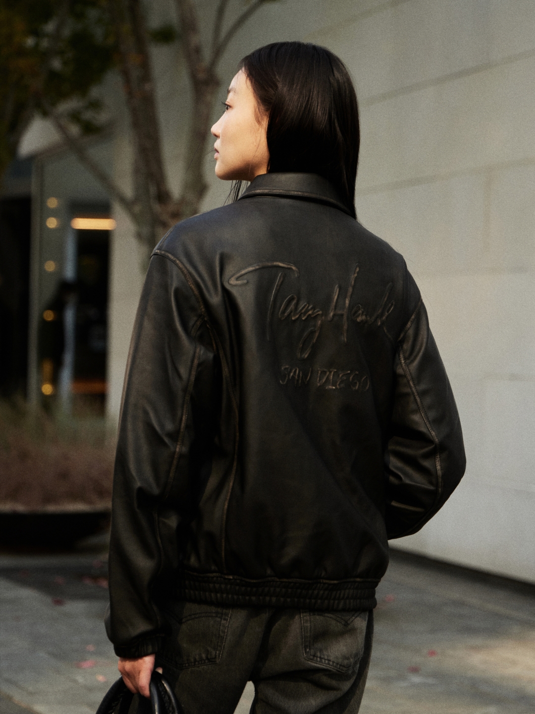 TONY HAWK Washed Vegan Leather Jacket Black 착용 스타일 - 1