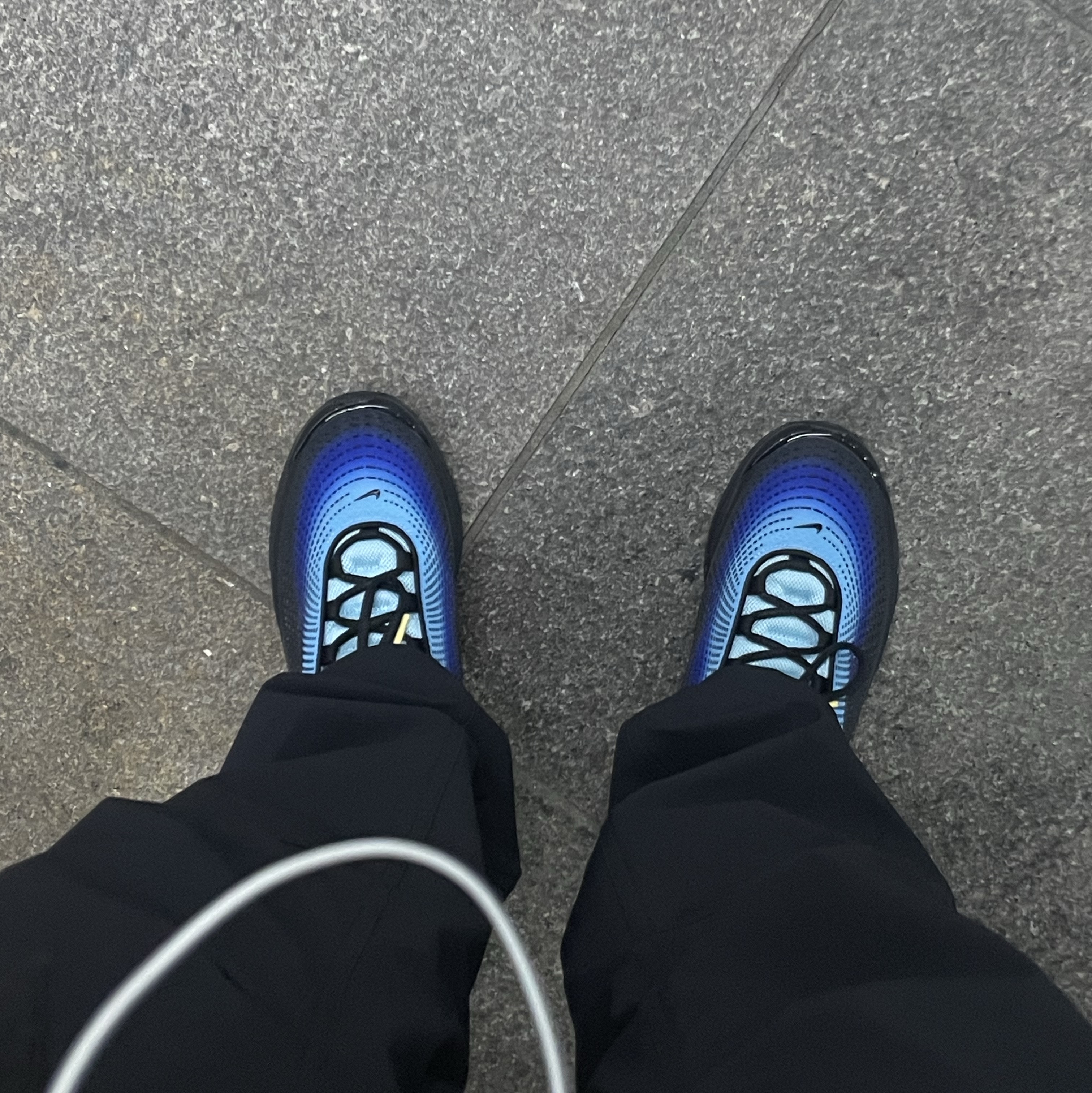 Nike Air Max Dn SE Sky Blue Chamois Hyper Blue, Cayl Warm Double Layer Pants Black 착용 스타일