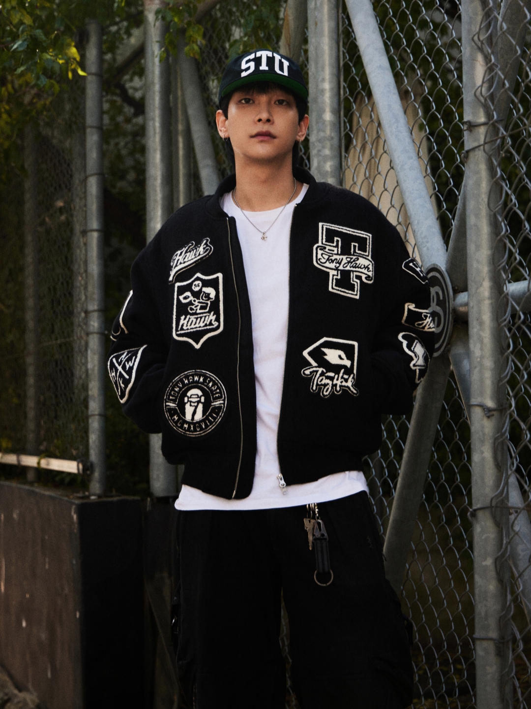 TONY HAWK Wool Applique Varsity Jacket Black 착용 스타일 - 1