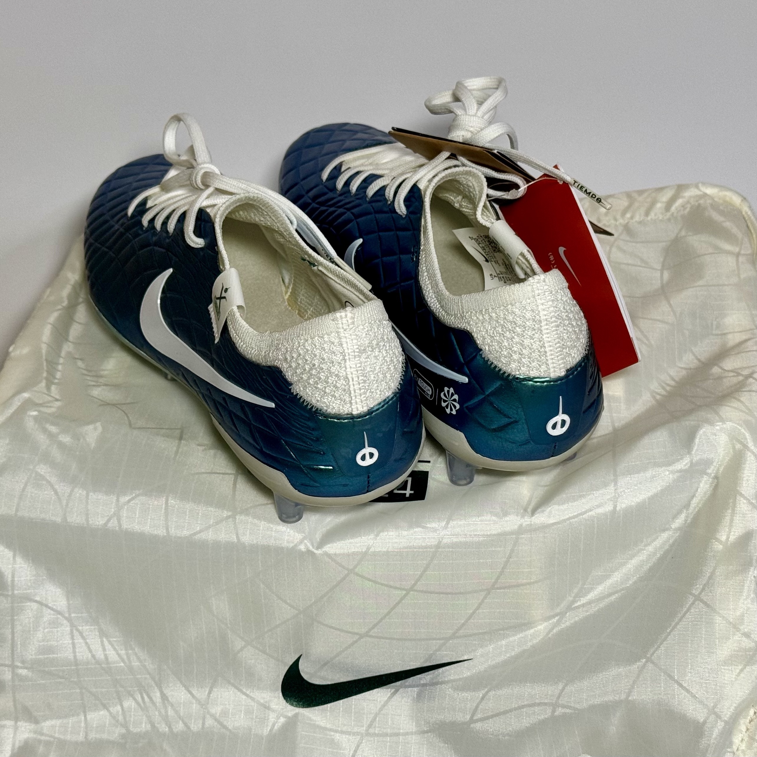 Nike Tiempo Emerald Legend 10 Elite AG Pro Dark Atomic Teal Sail 착용 스타일 - 3