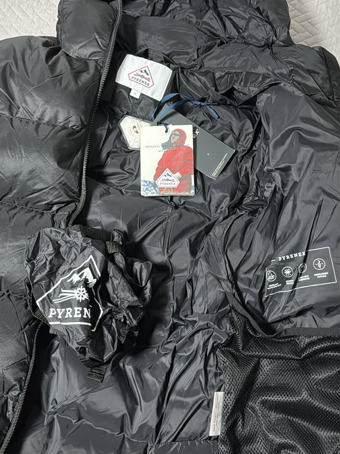 Pyrenex Hudson XP Technical Alpinism Down Jacket Black 착용 스타일 - 2