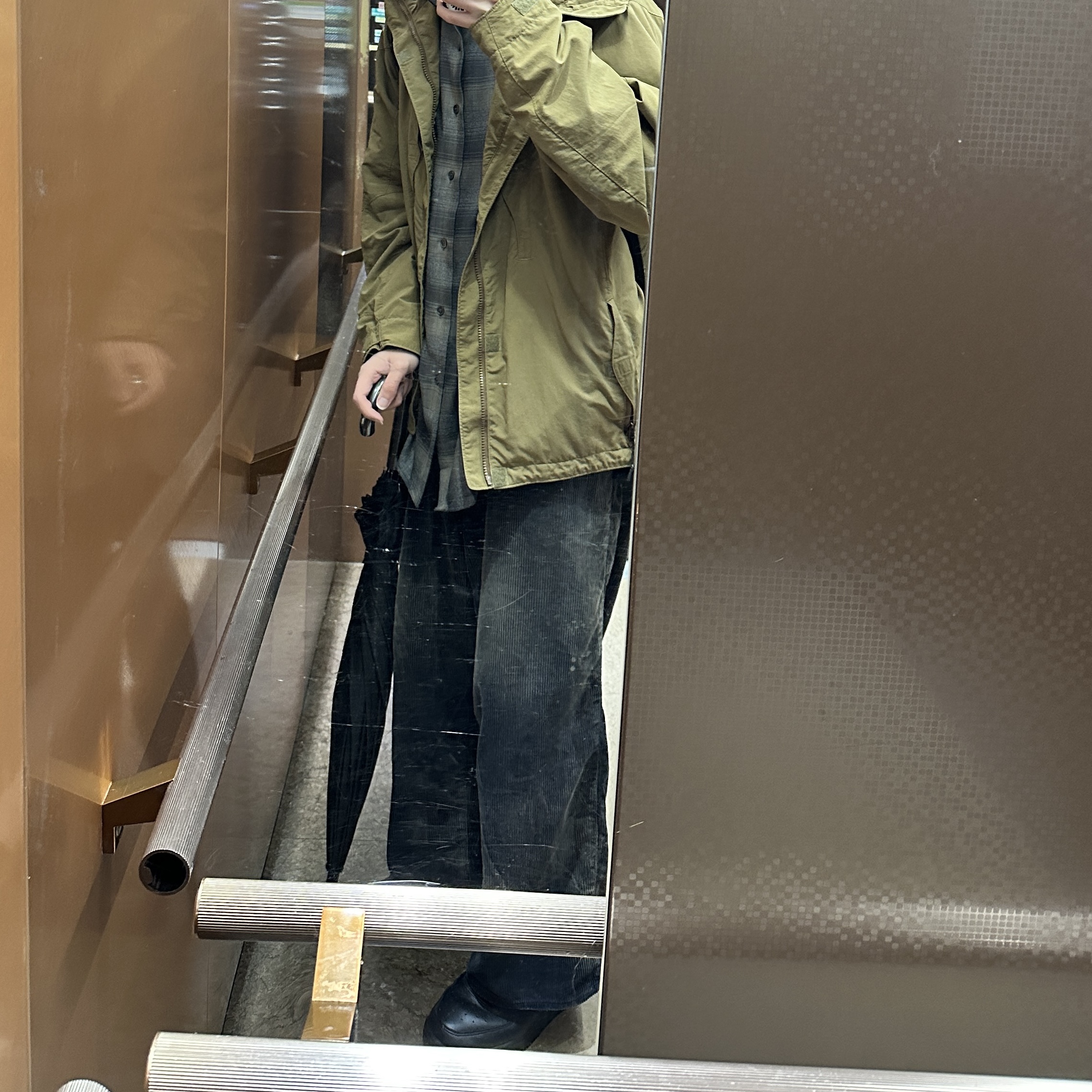 Auralee Super Light Wool Check Shirt Charcoal Grey Check - 24AW, Nike Air Force 1 '07 Low Triple Black 착용 스타일