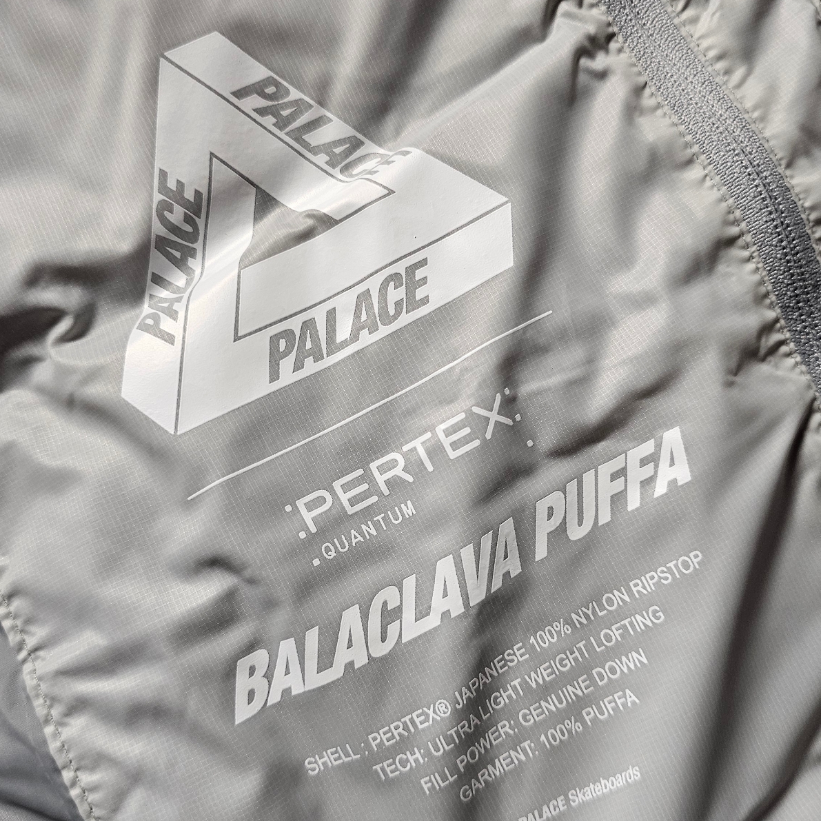 Palace Pertex Opaque Balaclava Puffa Concrete Grey - 24FW 착용 스타일 - 4
