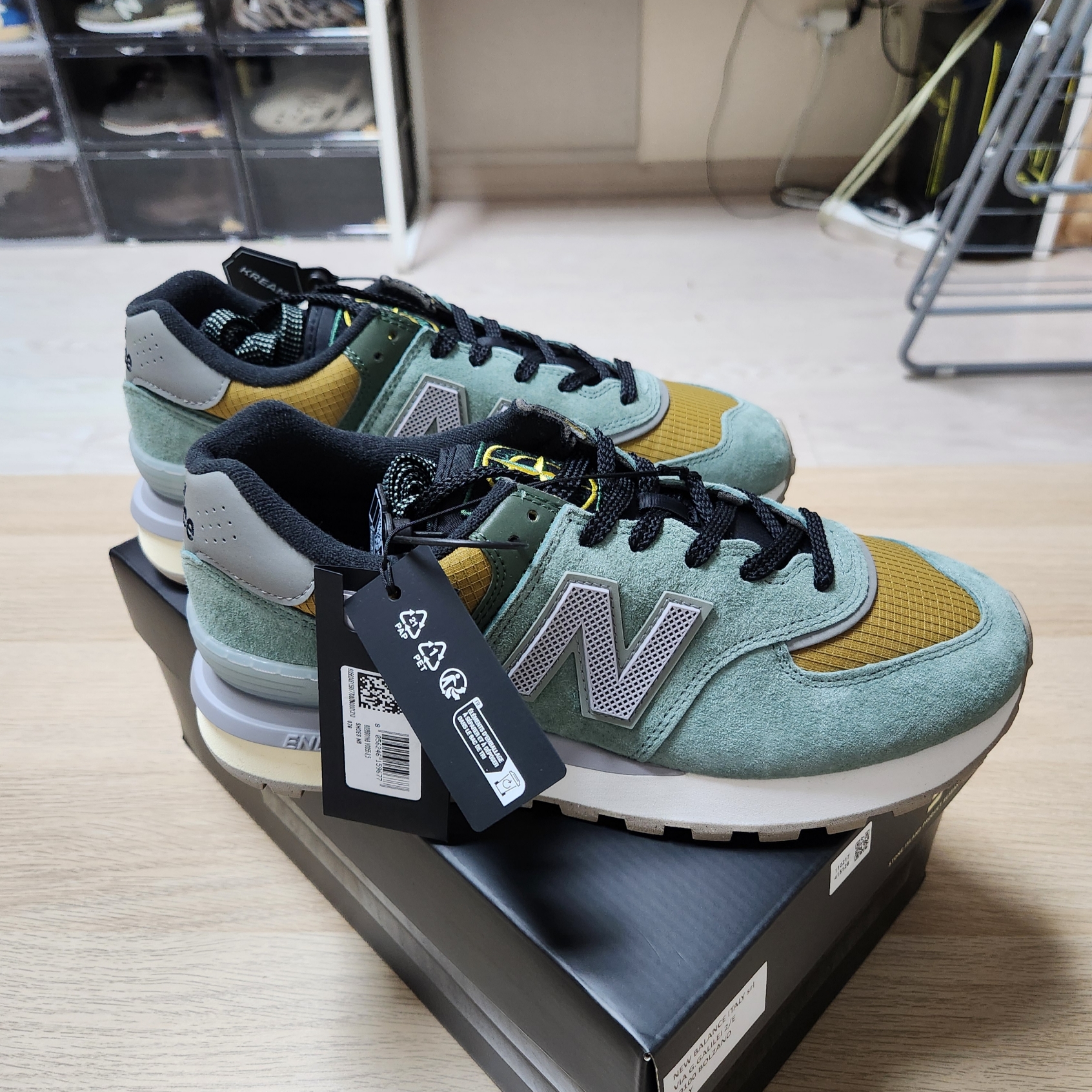 New Balance x Stone Island 574 Legacy Light Green 착용 스타일 - 6