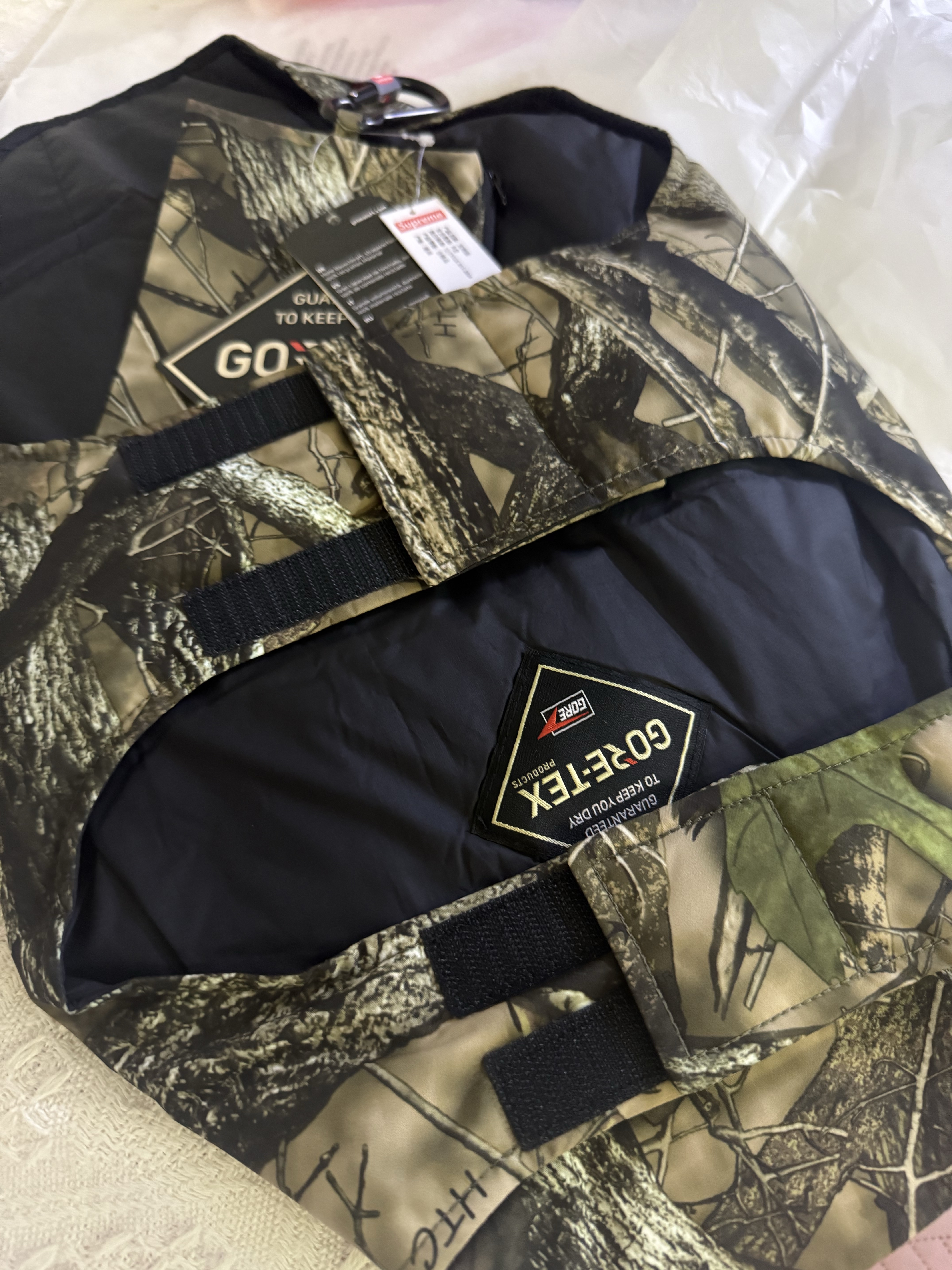 Supreme Gore-Tex Dog Jacket TrueTimber HTC Fall Camo - 24FW 착용 스타일 - 2