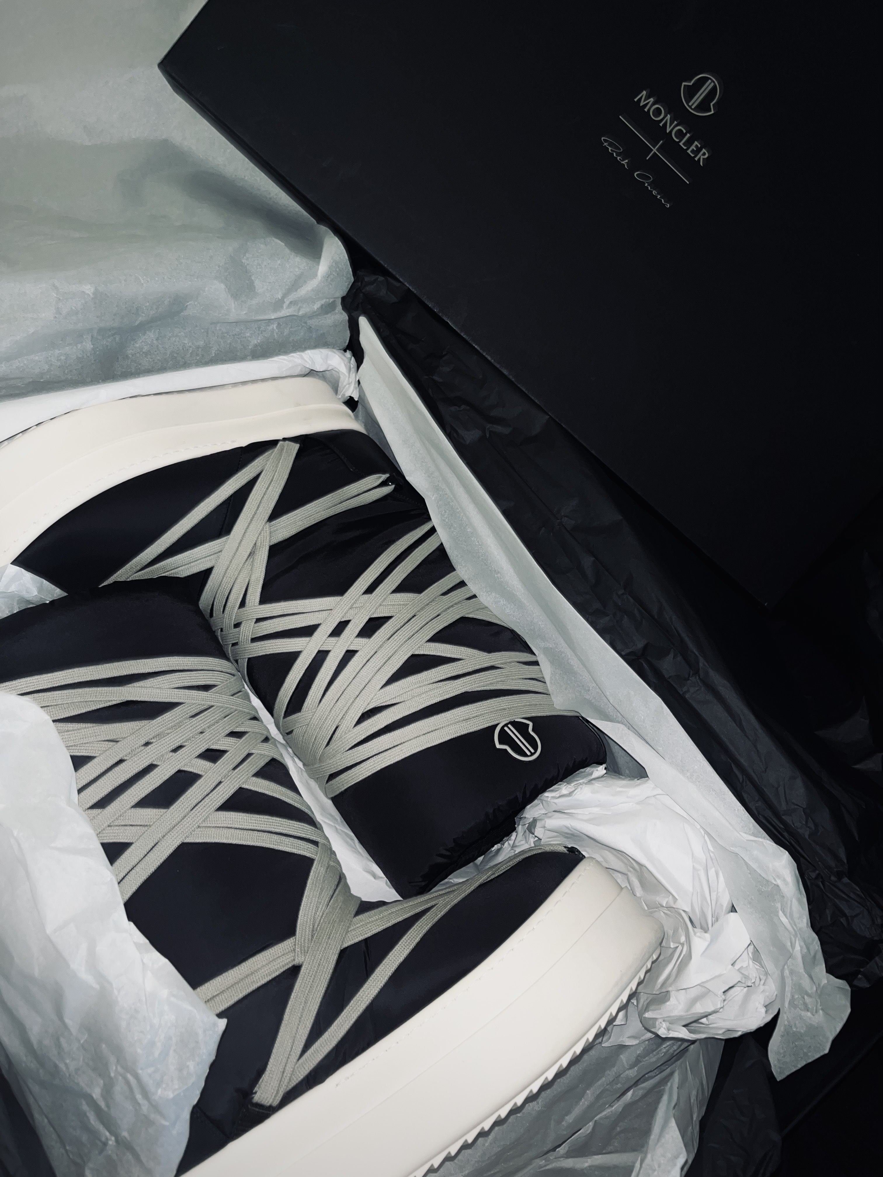 Moncler x Rick Owens Bigrocks Boots Black - 23FW 착용 스타일