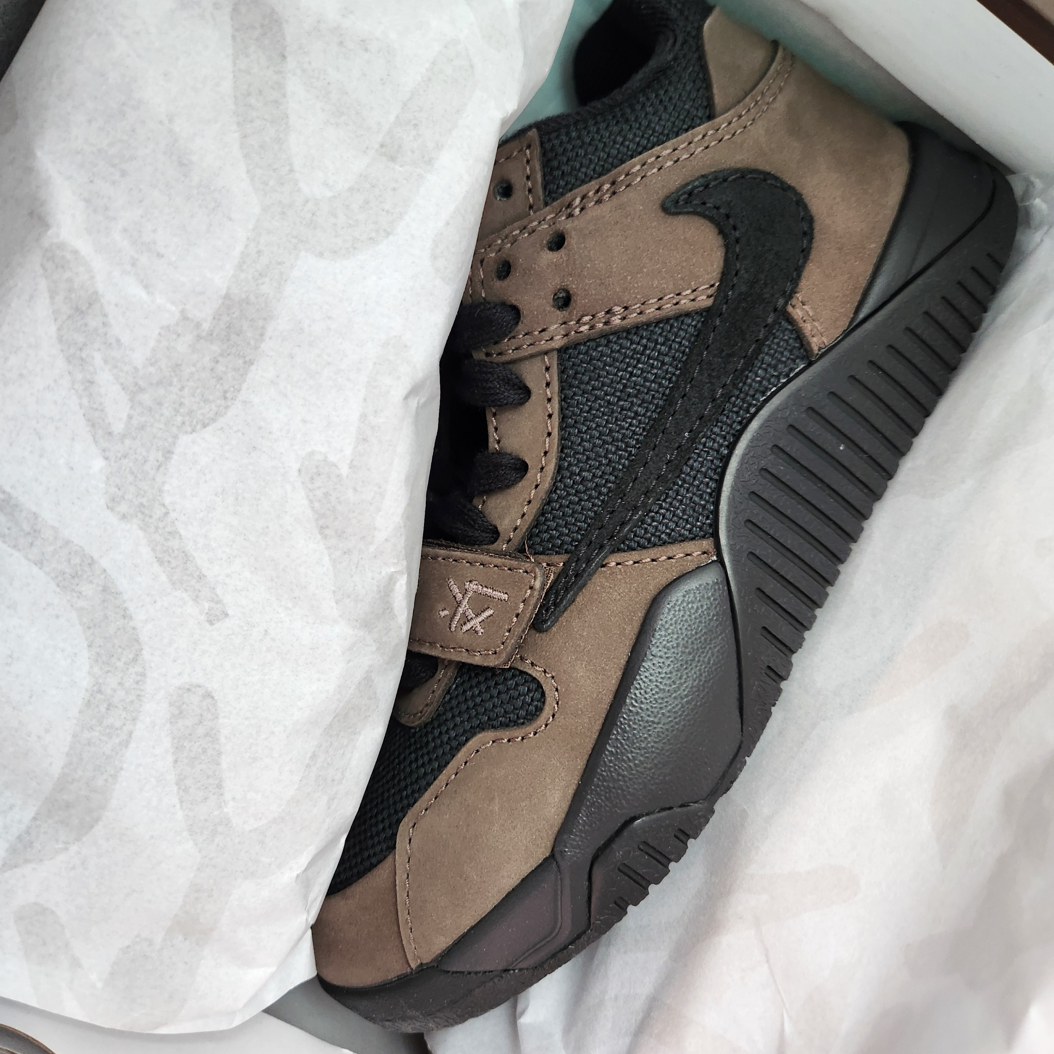 (TD) Jordan x Travis Scott Jumpman Jack TR Black and Dark Mocha, Jordan x Travis Scott Jumpman Jack TR Black and Dark Mocha 착용 스타일 - 2