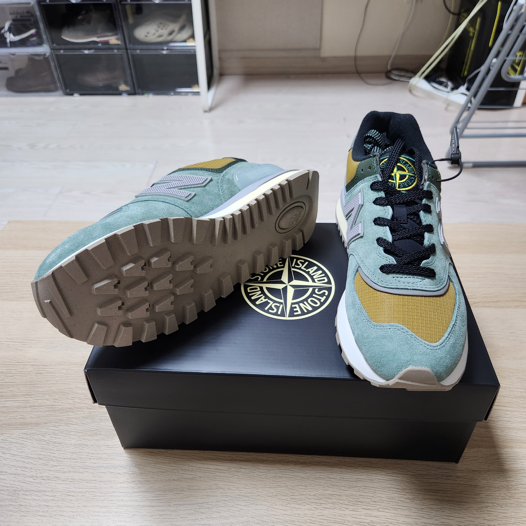 New Balance x Stone Island 574 Legacy Light Green 착용 스타일 - 10