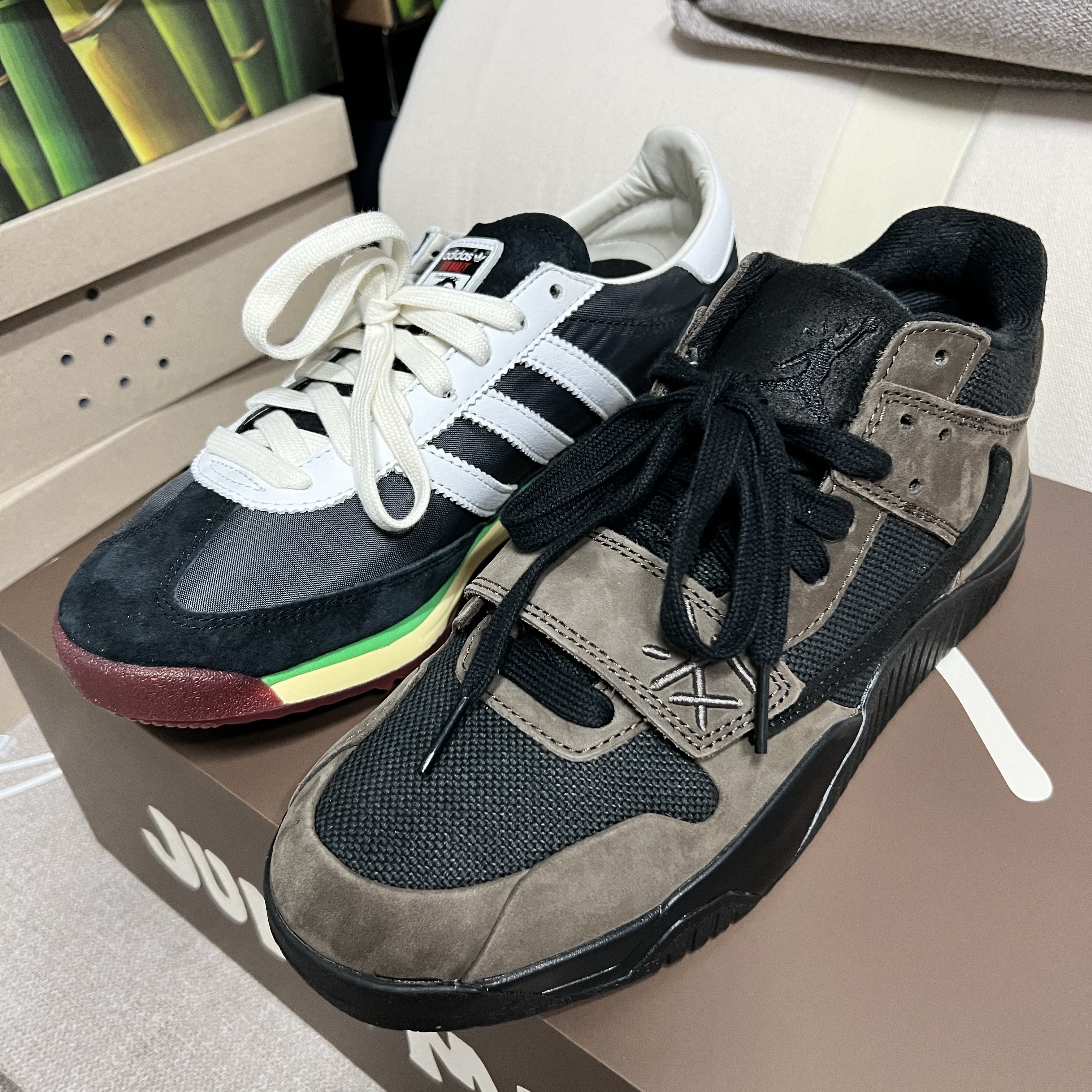 Jordan x Travis Scott Jumpman Jack TR Black and Dark Mocha 착용 스타일 - 1