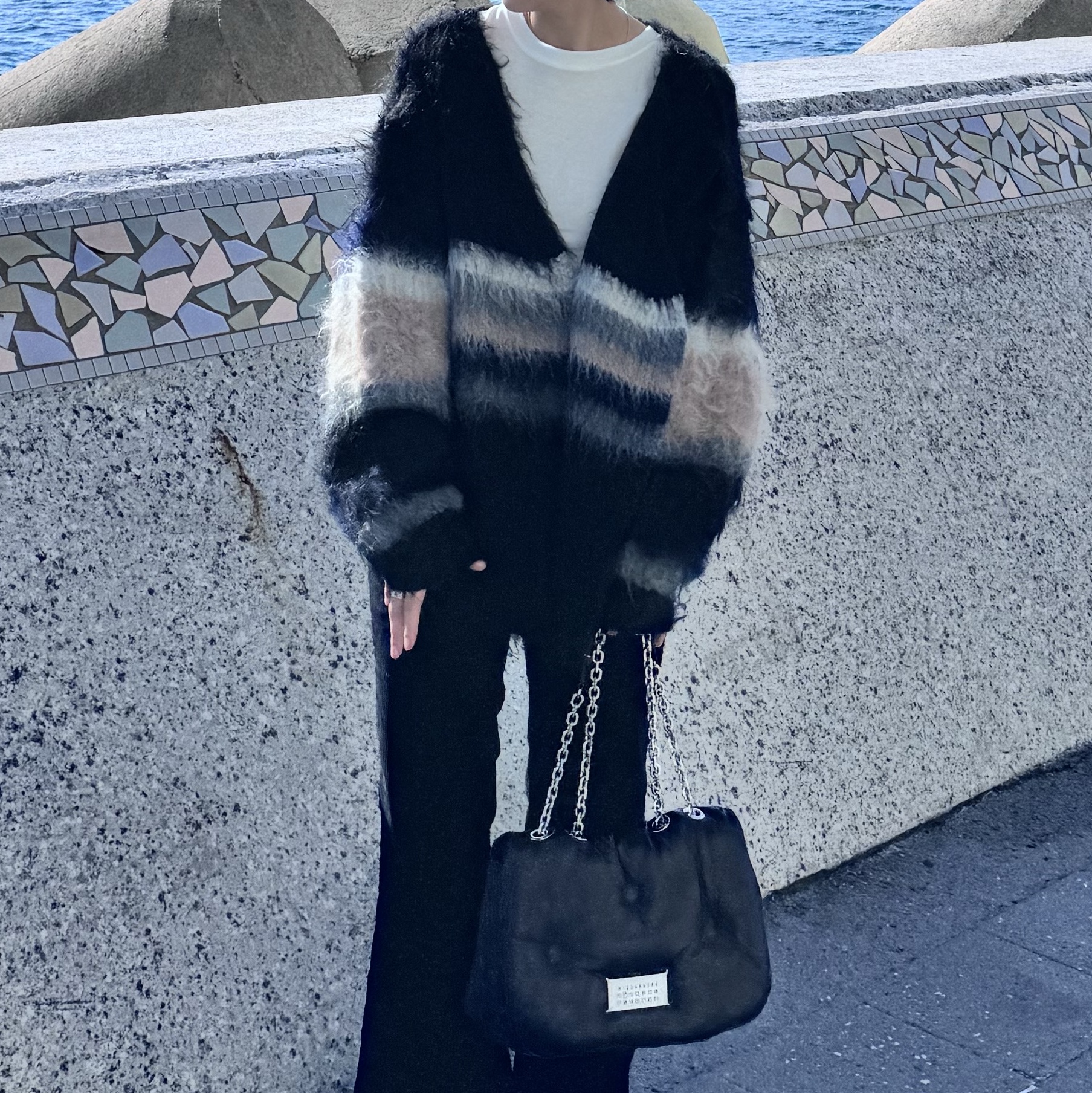 Maison Margiela Glam Slam Flap Medium Shoulder Bag Black 착용 스타일