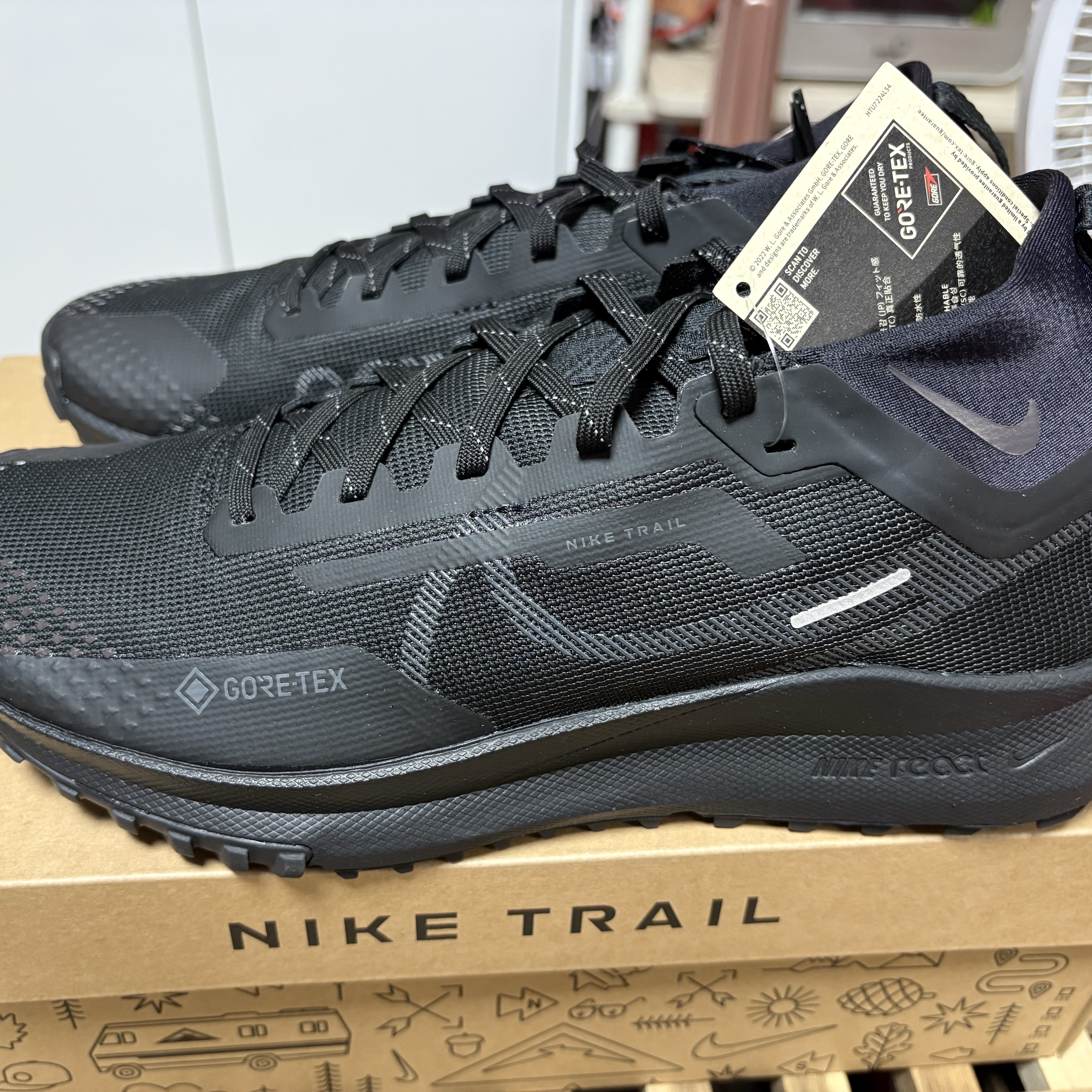Nike React Pegasus Trail 4 Gore-Tex Black Velvet Brown 착용 스타일 - 1