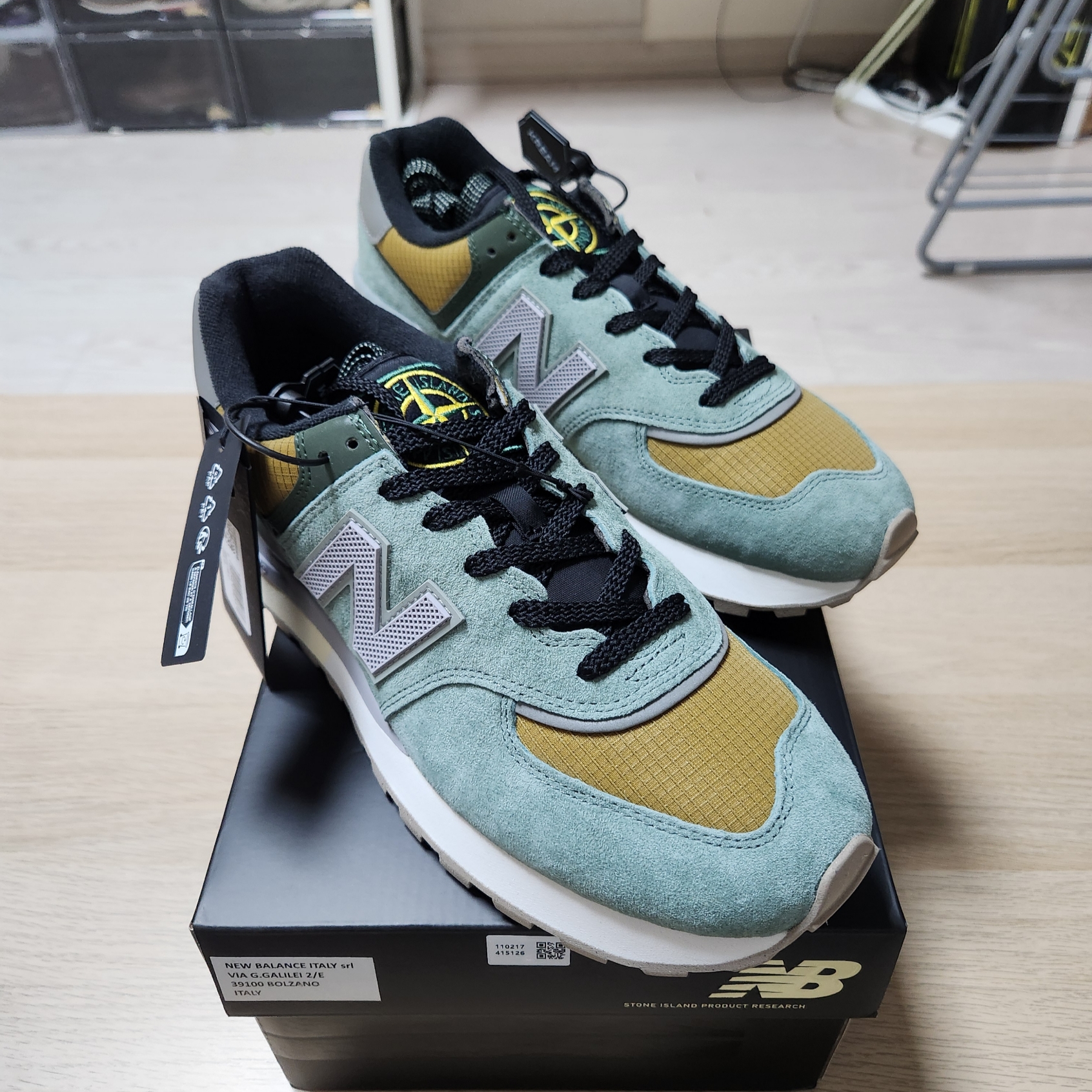 New Balance x Stone Island 574 Legacy Light Green 착용 스타일 - 7