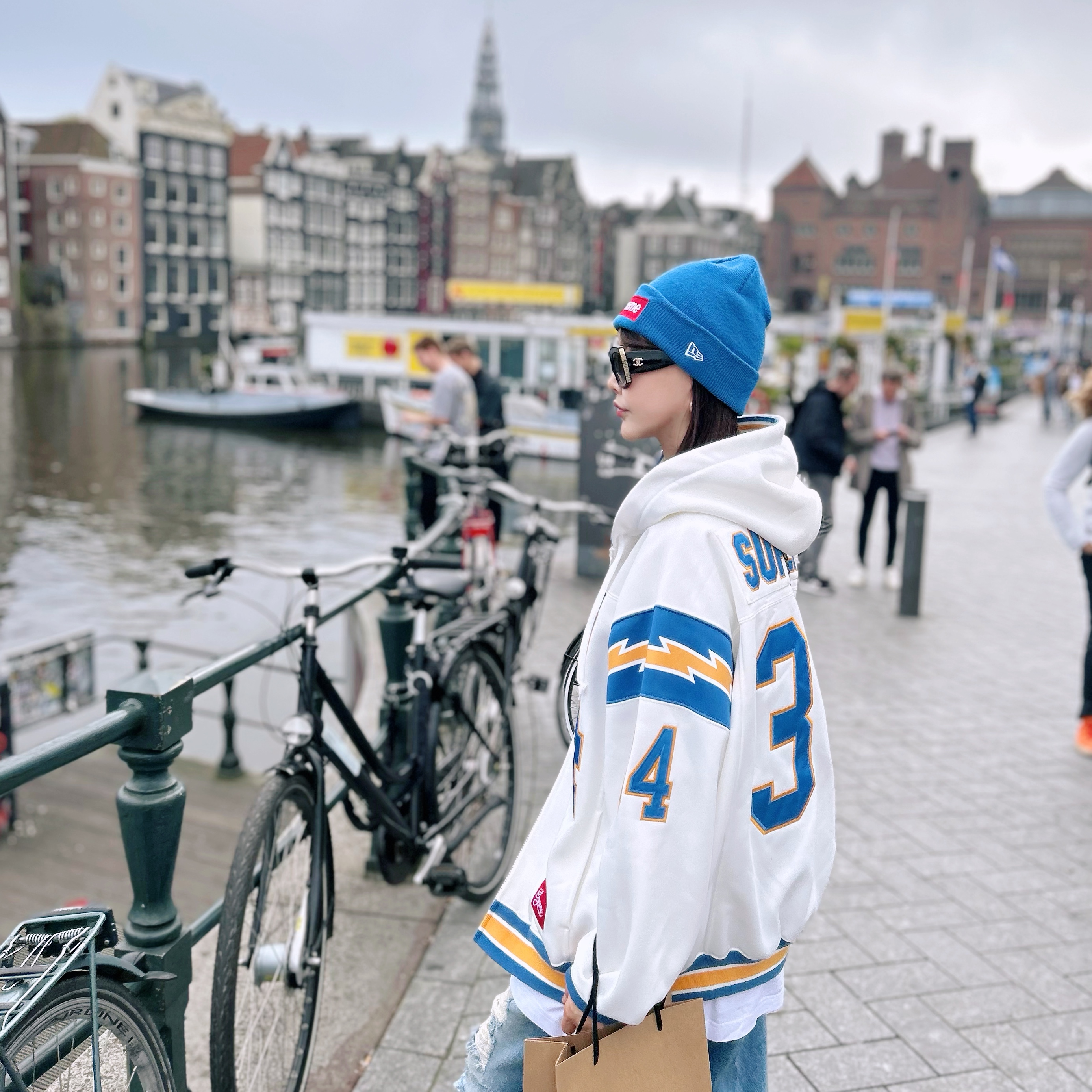 Supreme Football Zip Up Hooded Sweatshirt White - 24SS 착용 스타일 - 2