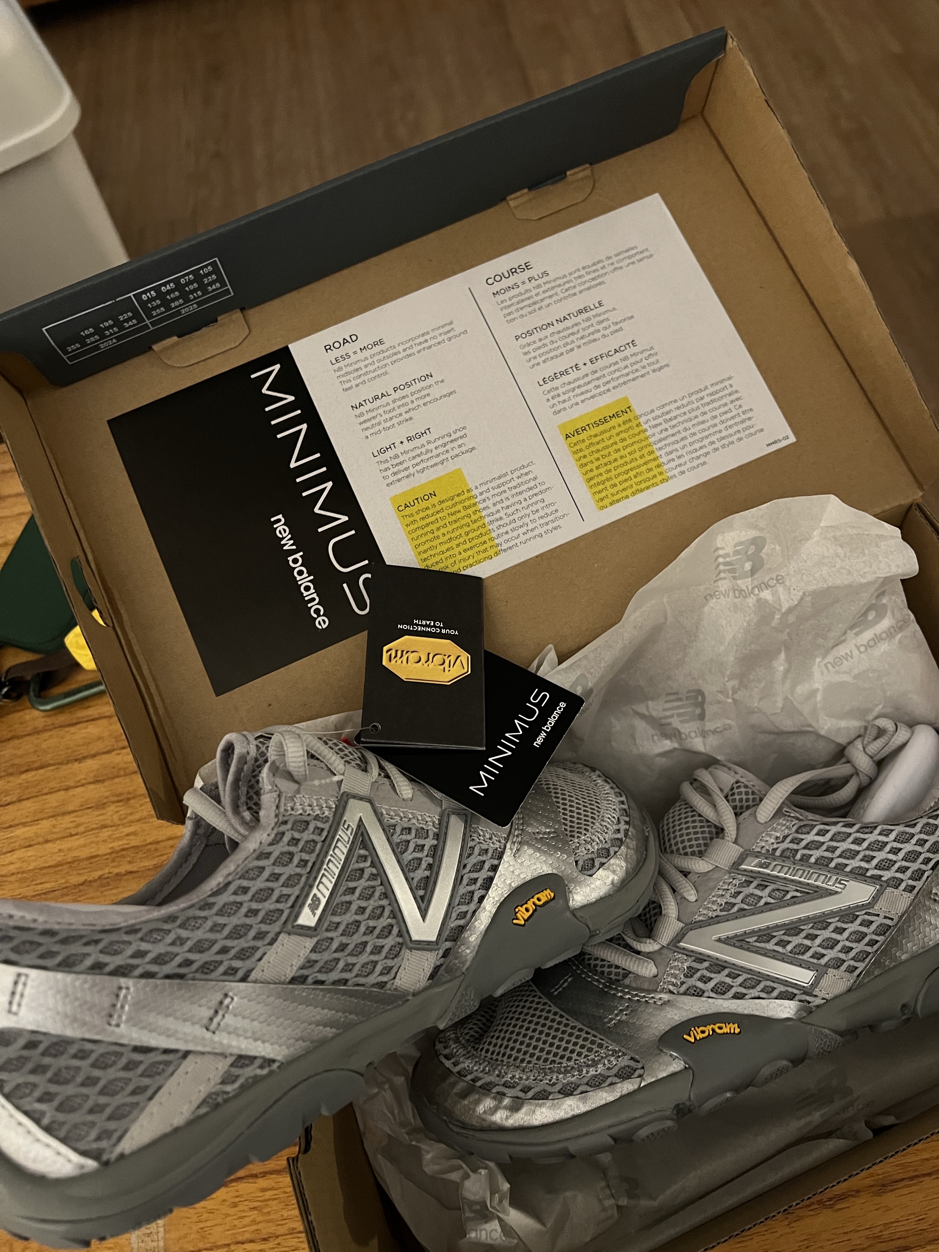 New Balance Minimus MT10O Slate Grey Silver Metallic 착용 스타일 - 2
