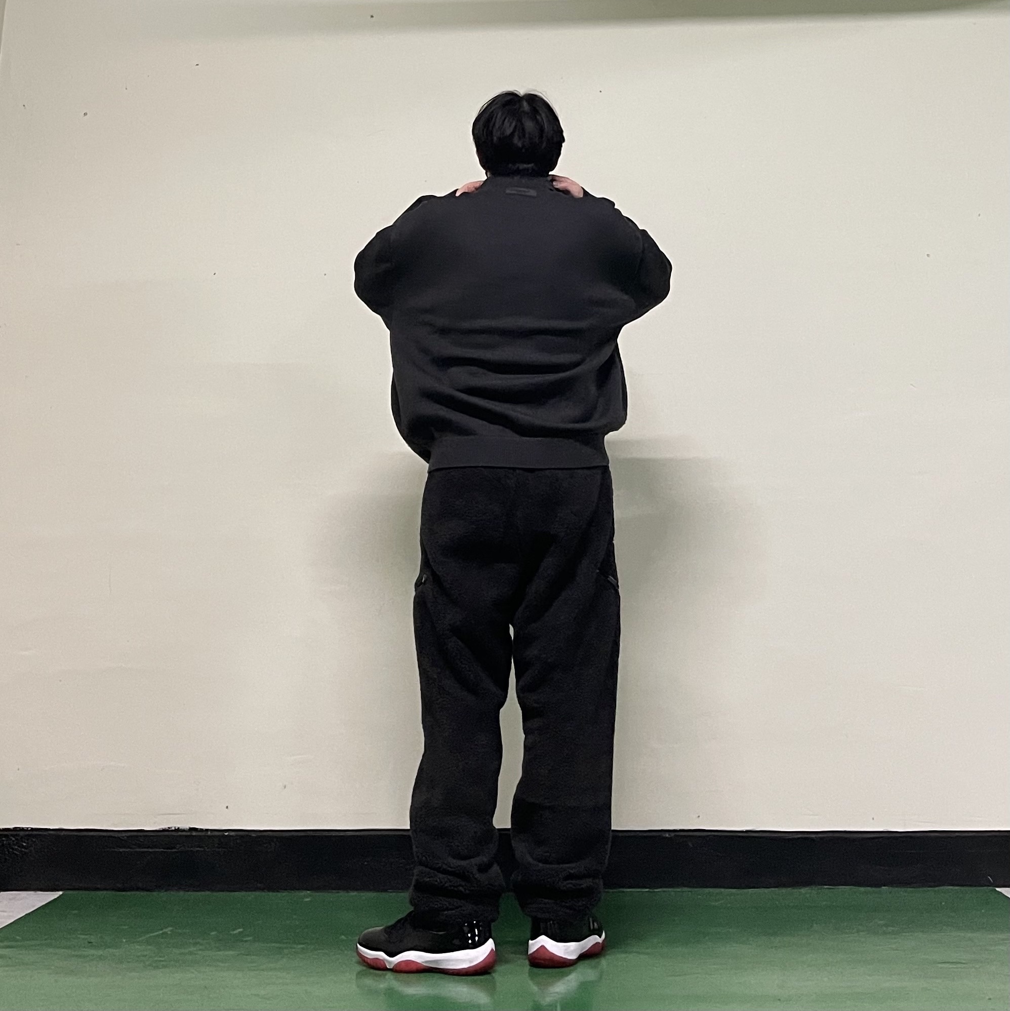 Essentials Polar Fleece Pants Iron - 22SS, Essentials 1977 Knit Long Sleeve Polo Iron - 22SS 착용 스타일 - 3