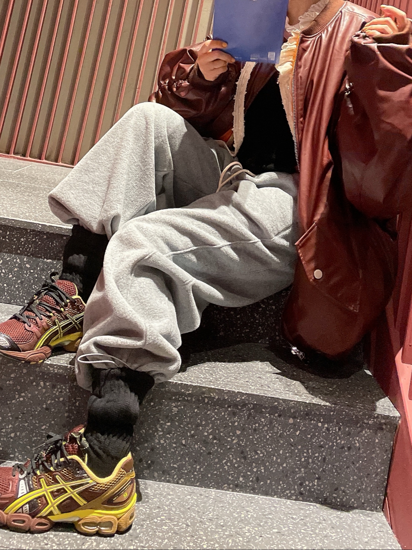 Asics UB3-S Gel-Nimbus 9 Rum Rasin, Louis Vuitton Boite Chapeau Souple PM Monogram 착용 스타일 - 3