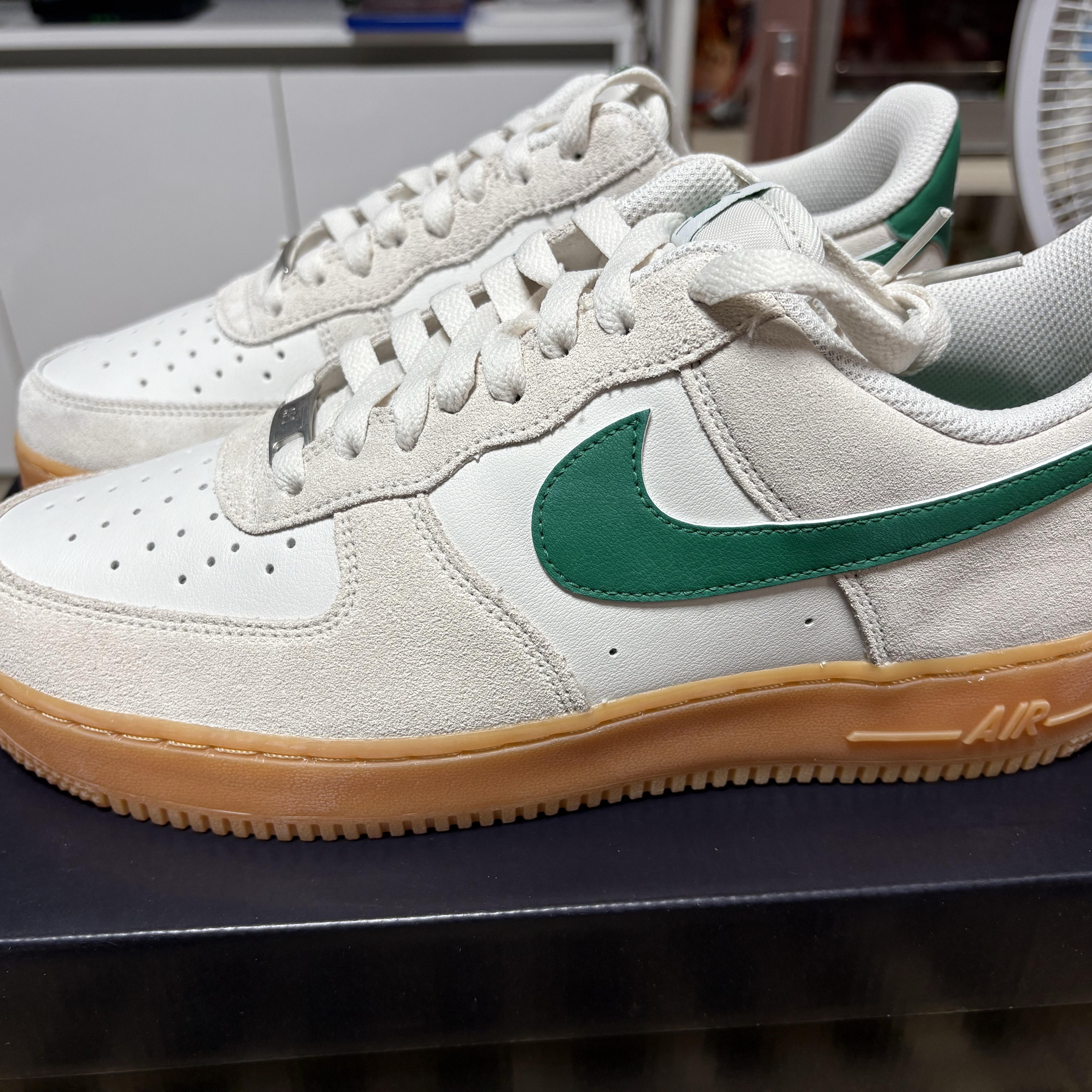 Nike Air Force 1 '07 LV8 Phantom Malachite 착용 스타일 - 1
