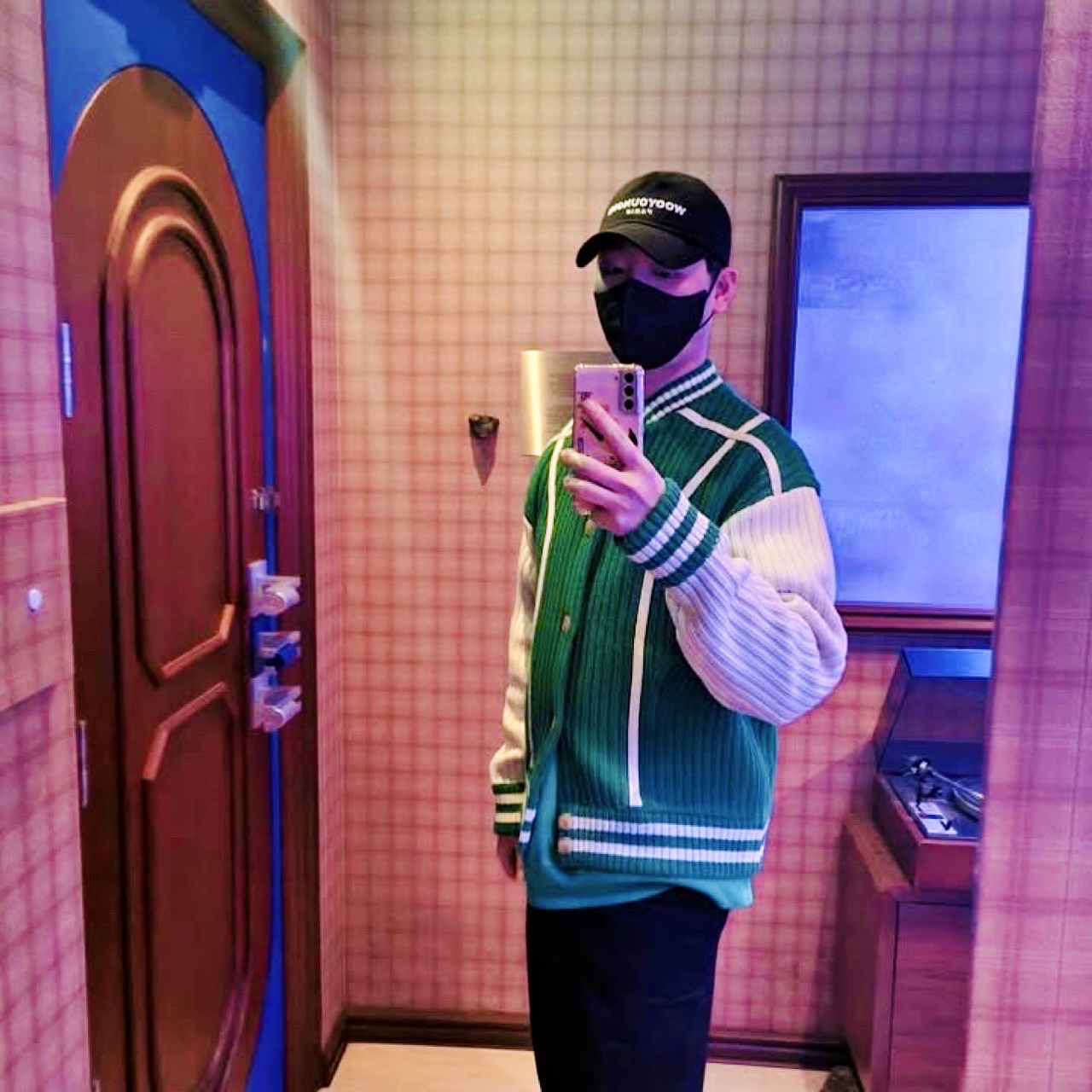 Wooyoungmi Embroidered Ball Cap Black, Ader Error Tomb Cardigan Green 착용 스타일