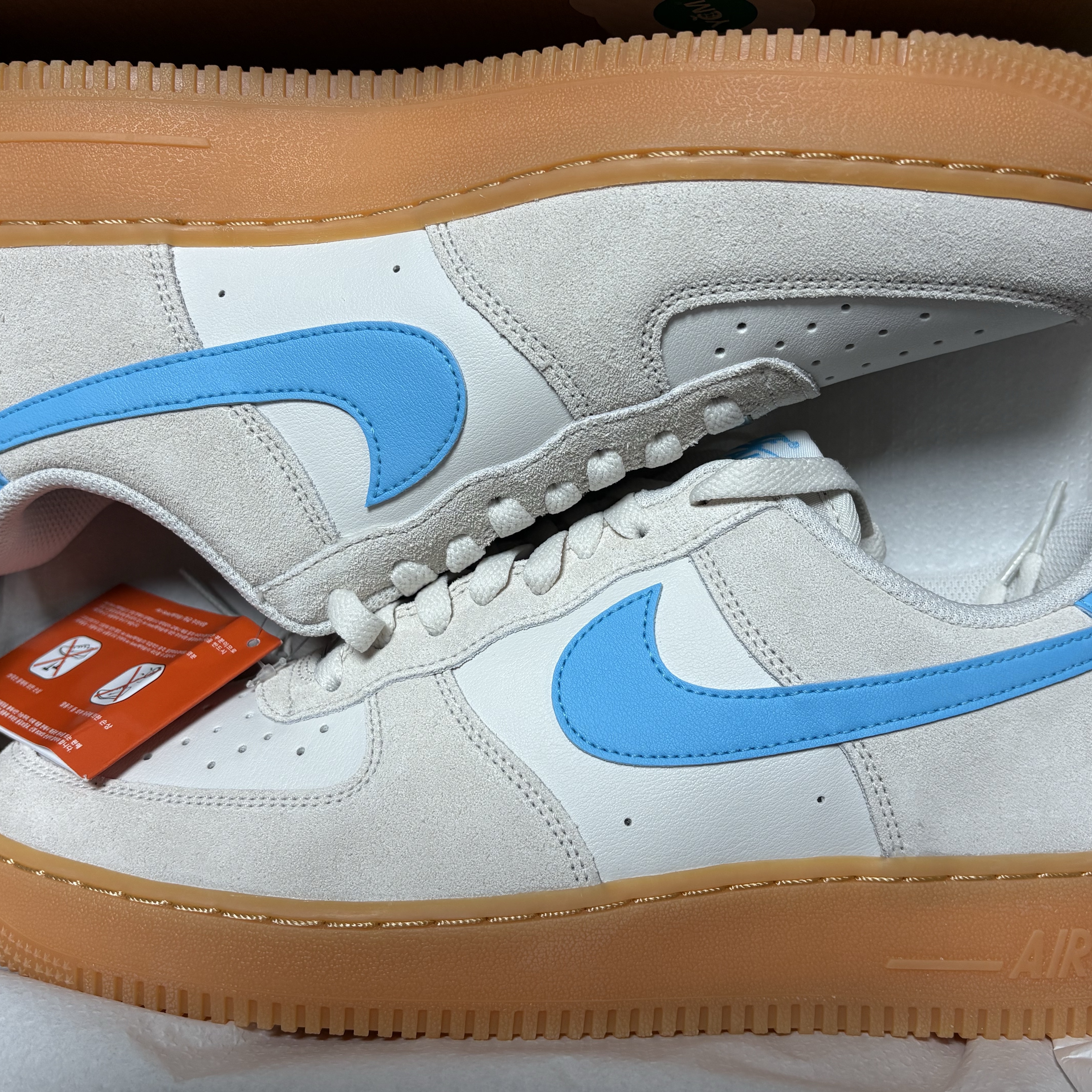 Nike Air Force 1 '07 LV8 Phantom Baltic Blue 착용 스타일 - 2