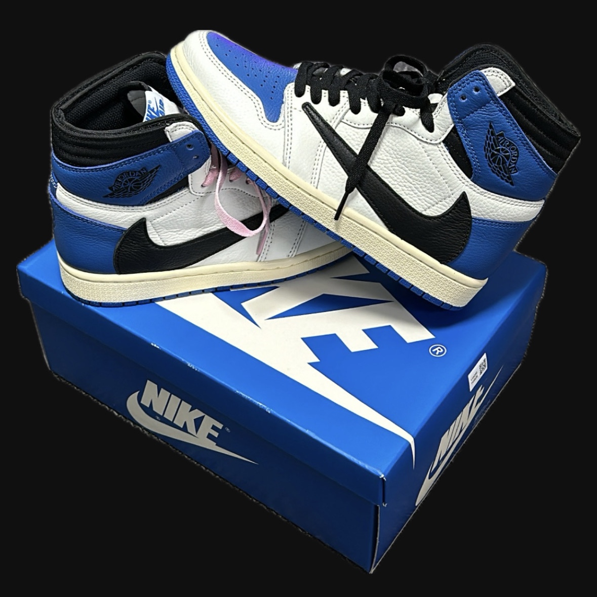 Jordan 1 x Travis Scott x Fragment Retro High OG SP Military Blue 착용 스타일 - 2