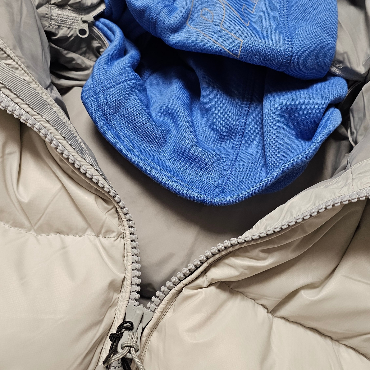 Palace Pertex Opaque Balaclava Puffa Concrete Grey - 24FW 착용 스타일 - 2