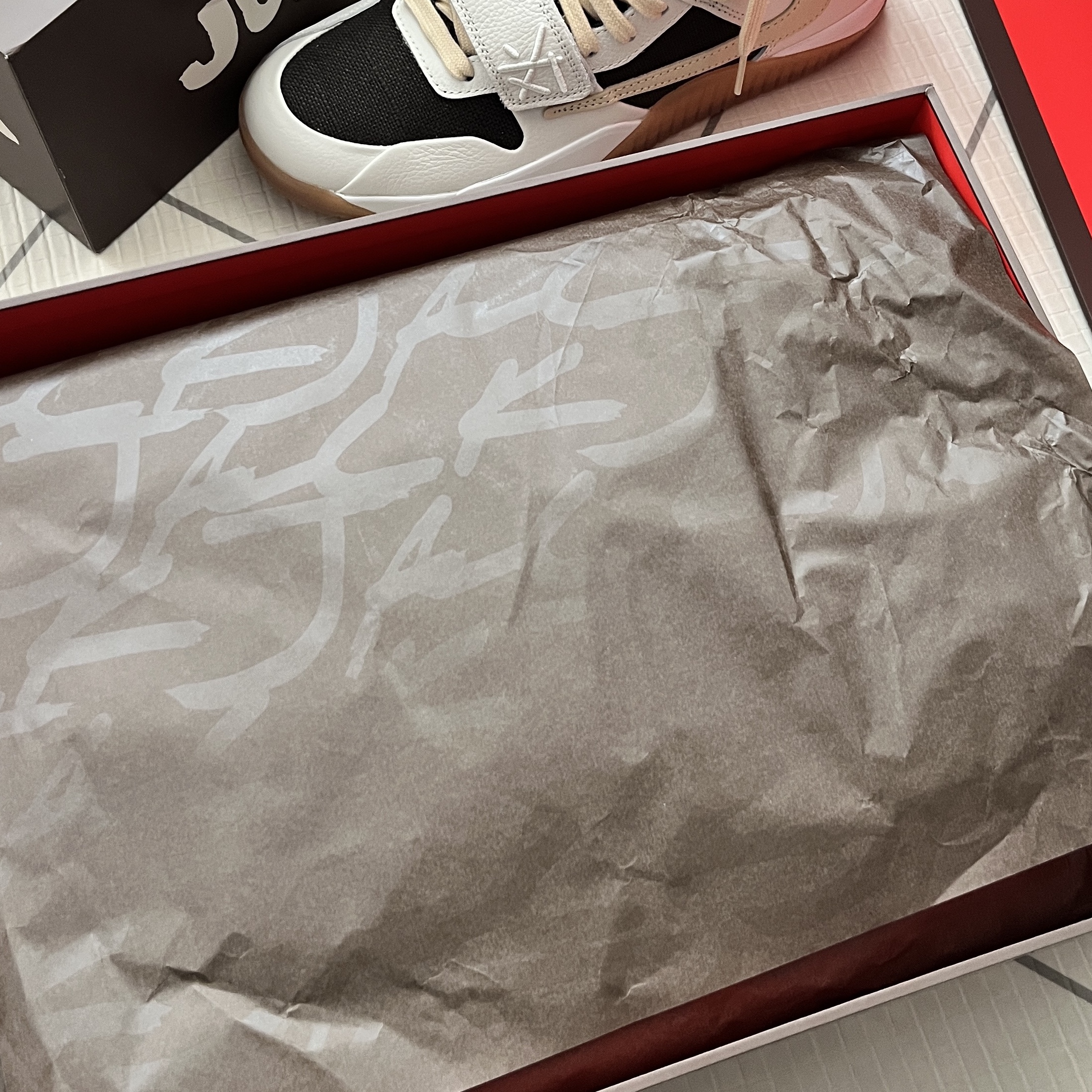 Jordan x Travis Scott Jumpman Jack TR Sail and Dark Mocha, Jordan x Travis Scott Full-Zip Hoodie Palomino (DZ5500-275) 착용 스타일 - 2