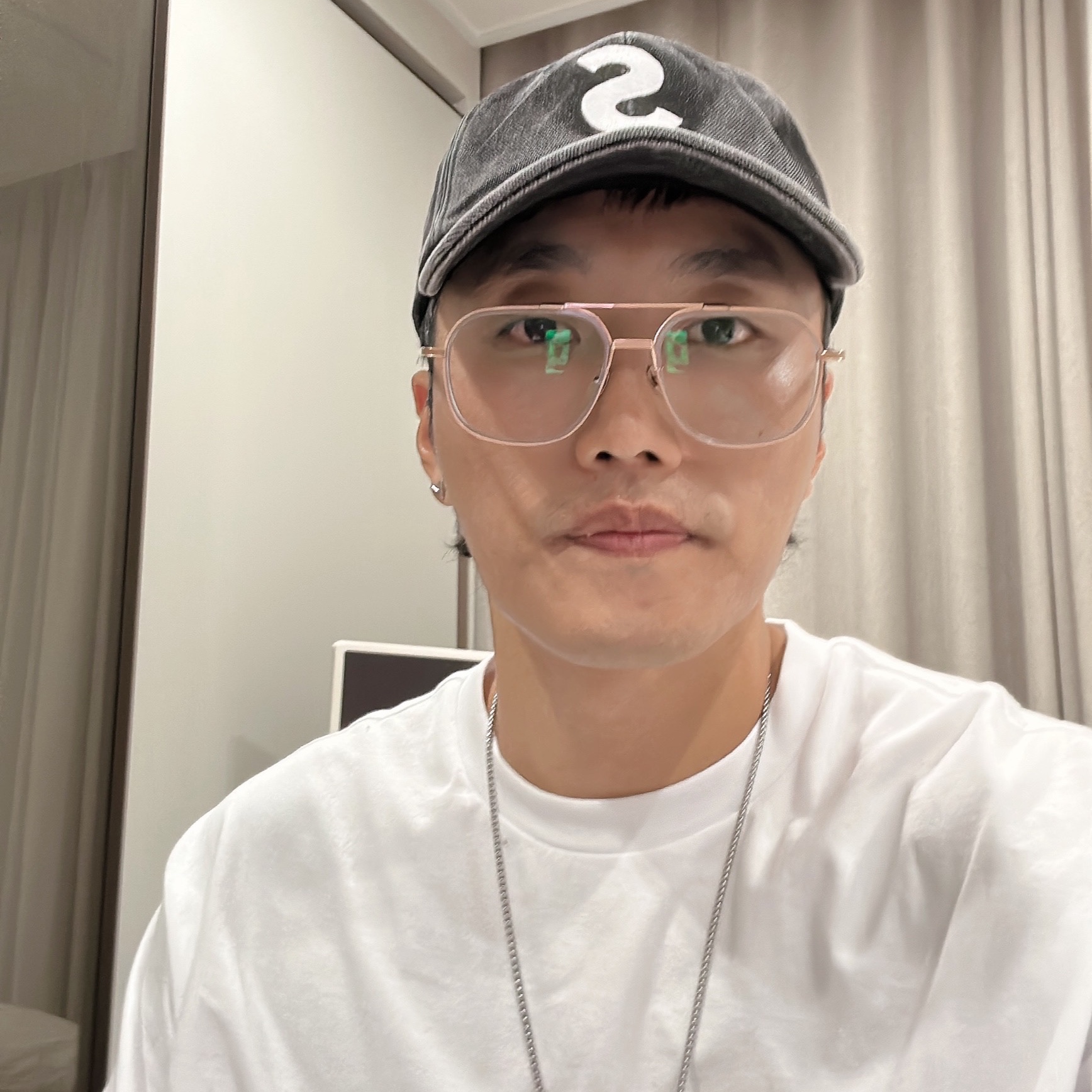 Supreme Pigment S Logo 6-Panel Black - 24FW 착용 스타일