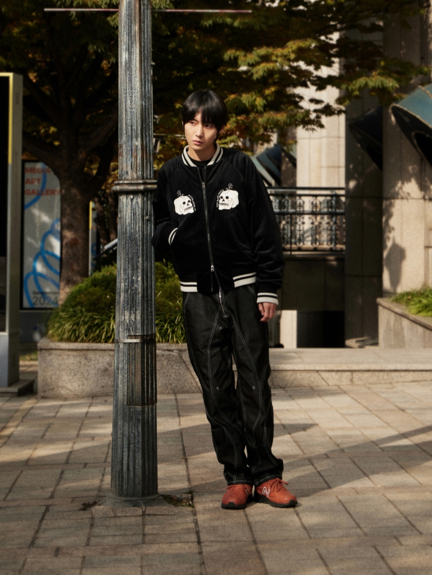 TONY HAWK Tony-Bee Velour Souvenir Jacket 착용 스타일 - 3