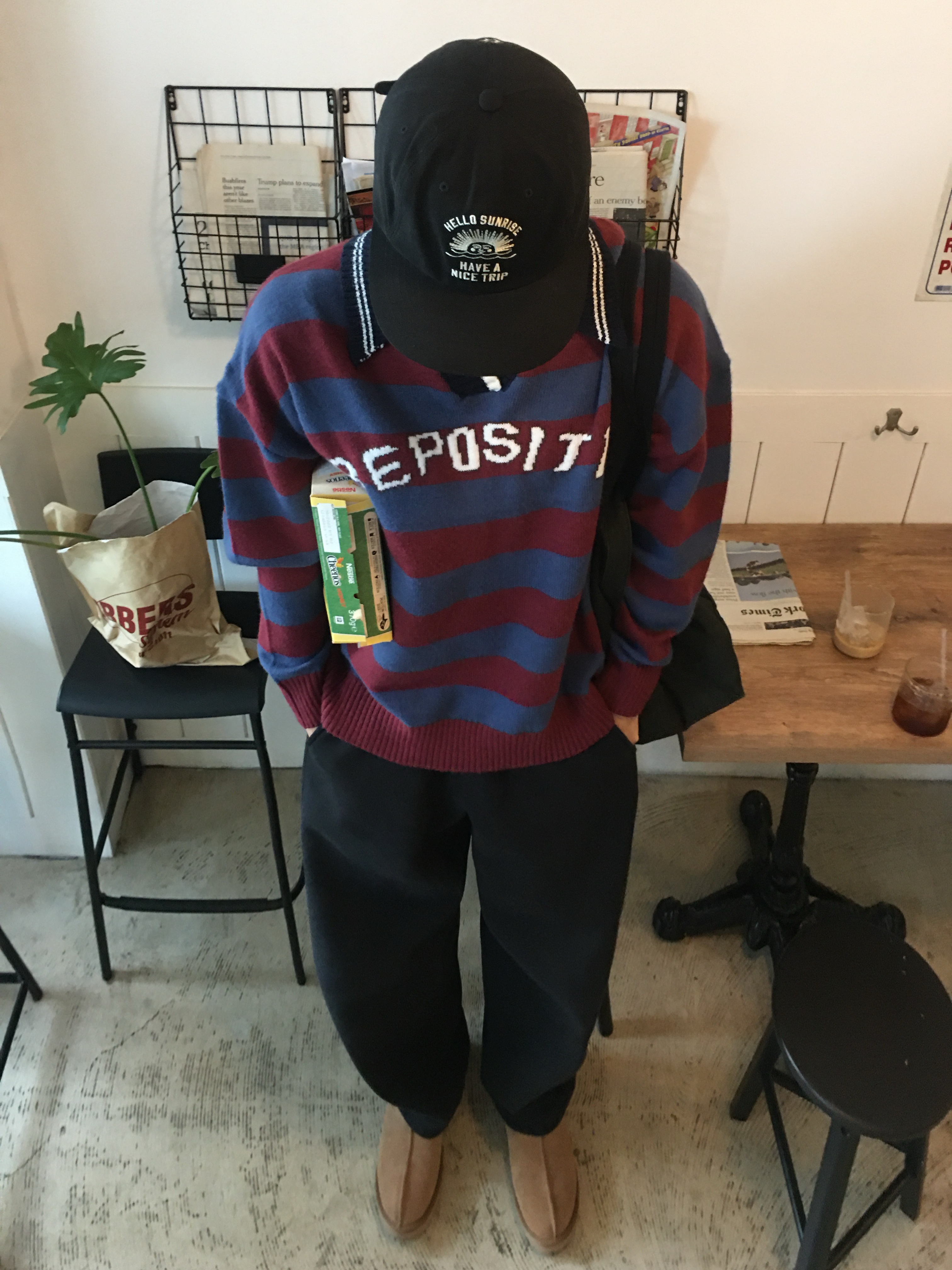 Hello Sunrise VTG Arch Logo Relaxed Fit Cap Black, Stussy Canvas Extra Large Tote Bag Washed Black 착용 스타일 - 2