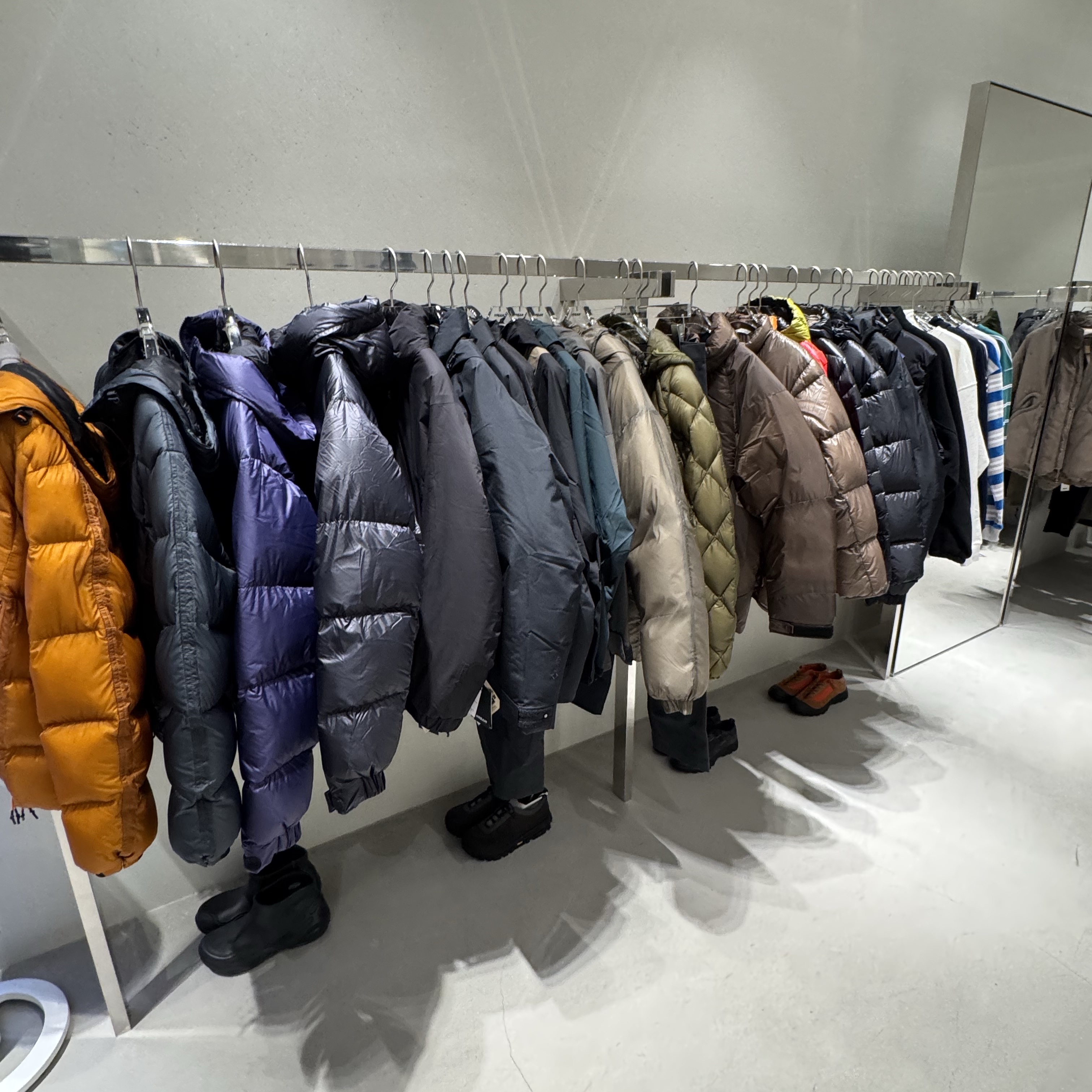 Jordan 1 Retro High Shattered Backboard 3.0, Nike ACG Therma-Fit ADV Lunar Lake Puffer Jacket Black - Asia 착용 스타일 - 7