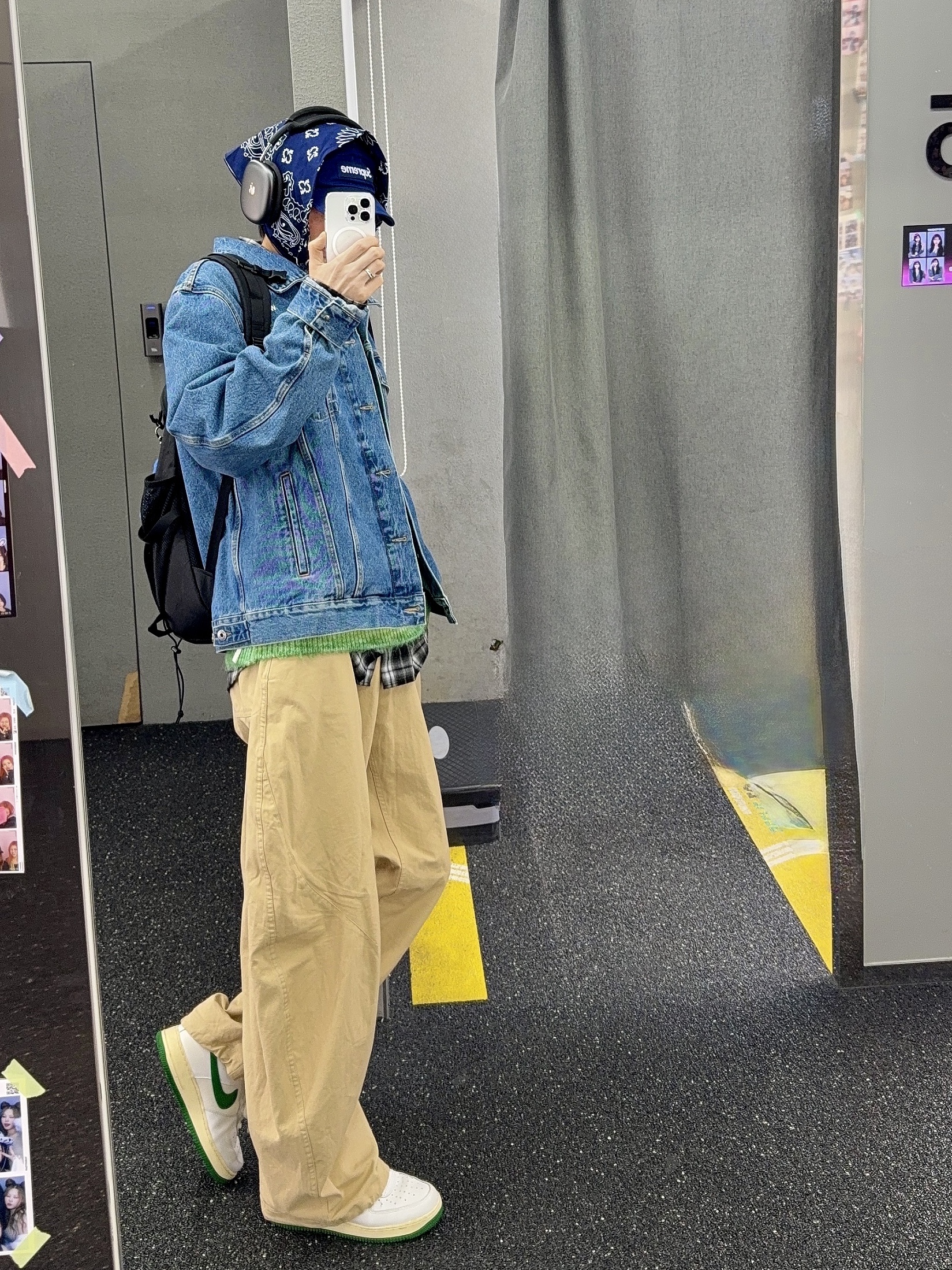 Nike Air Force 1 '07 LV8 Varsity White Pine Green, Supreme Backpack Black - 23FW 착용 스타일 - 2