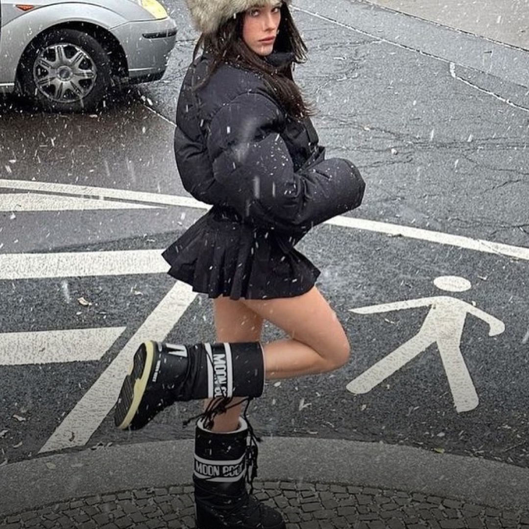 (W) Moon Boot Icon Nylon Boots White, (W) Moon Boot Icon Low Nylon Boots Silver Satin 착용 스타일 - 6
