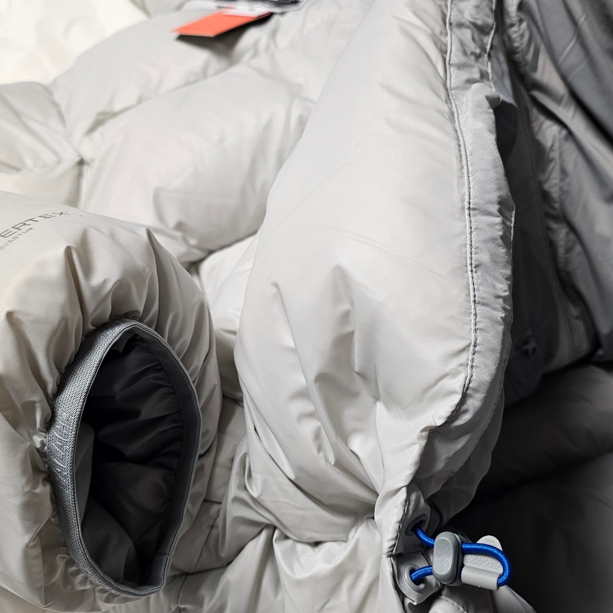 Palace Pertex Opaque Balaclava Puffa Concrete Grey - 24FW 착용 스타일 - 5