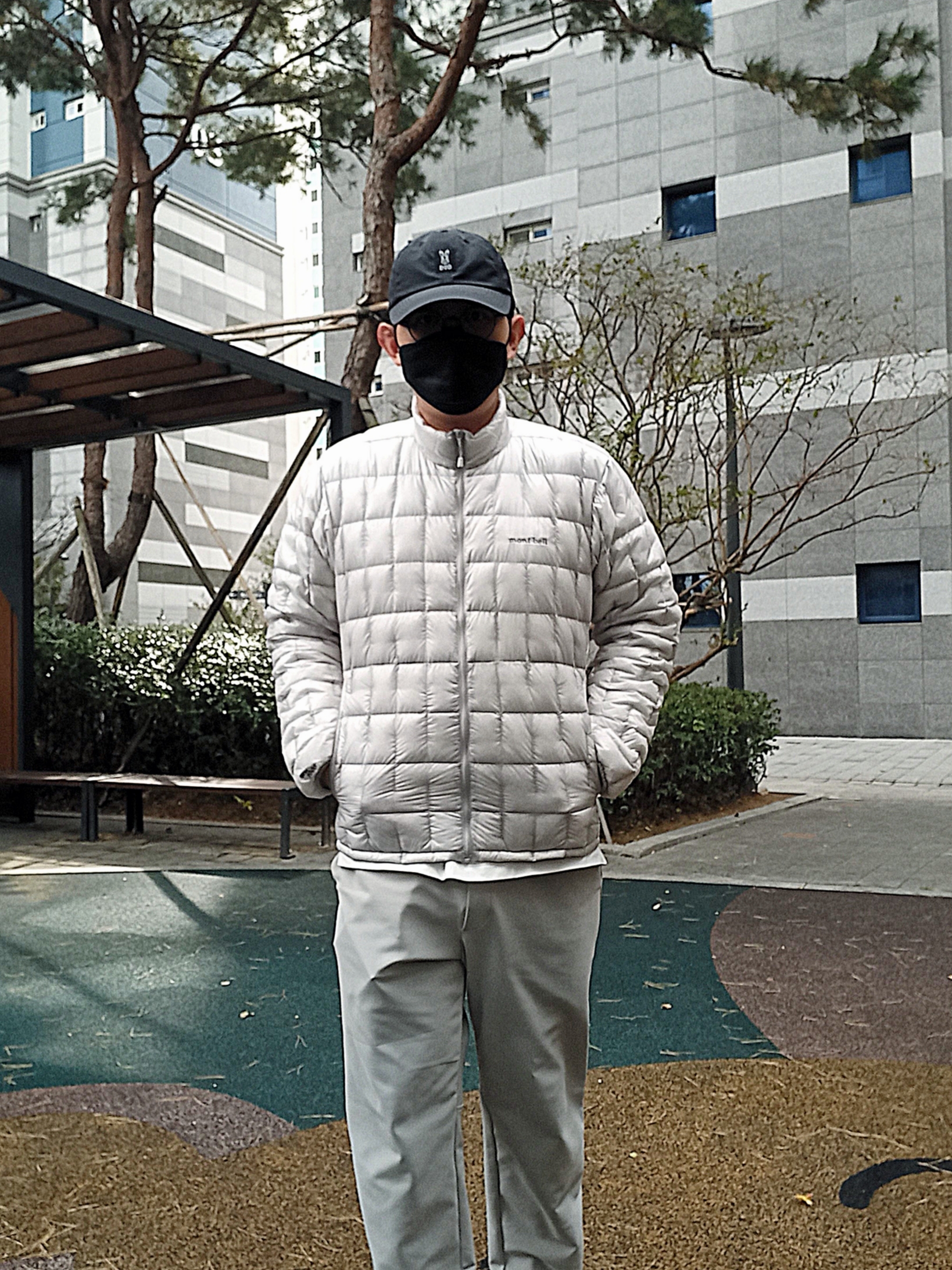 UGG Tasman Slipper Chestnut, Montbell Plasma 1000 Down Jacket Light Silver 착용 스타일 - 7