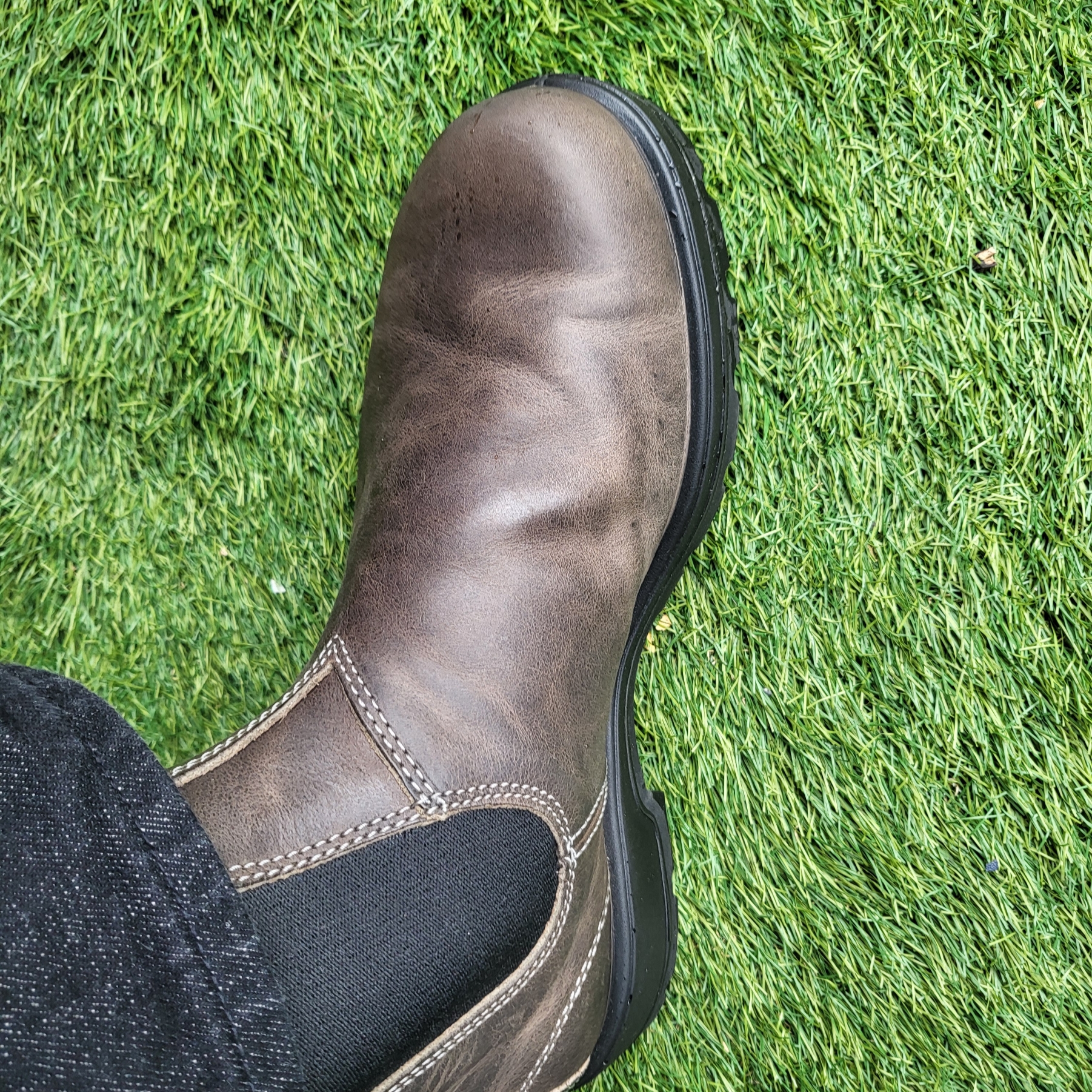 BLUNDSTONE Originals 1910 Chelsea Boots Steel Grey 착용 스타일 - 1