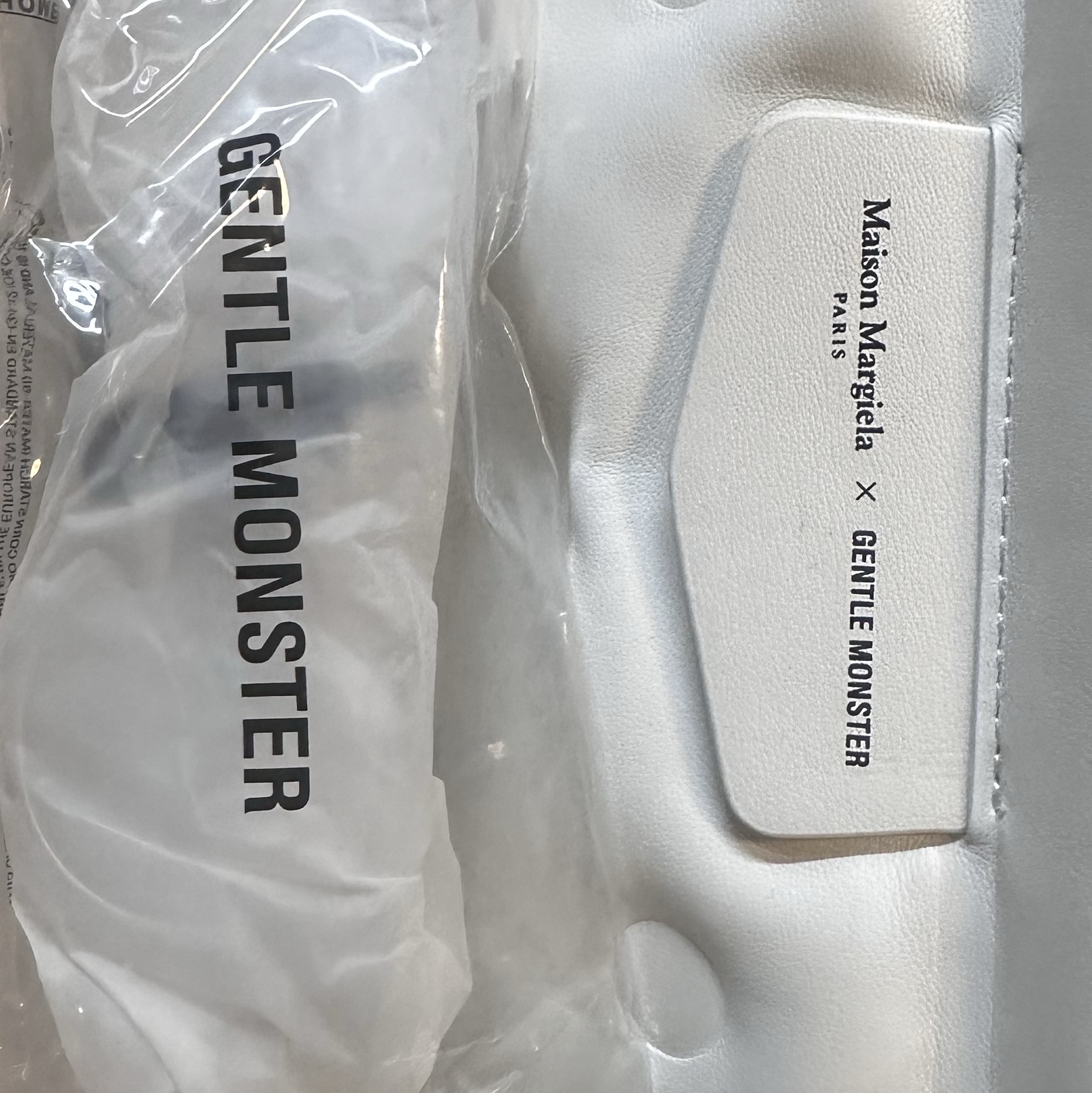 Gentle Monster x Maison Margiela MM009 Clear Black Gradient 착용 스타일 - 5