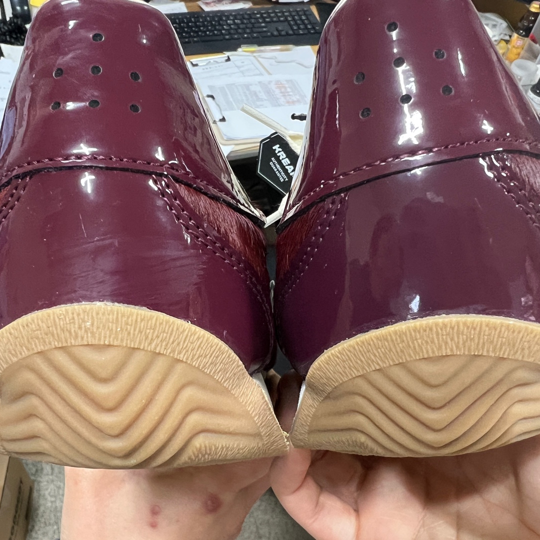 Adidas x Song for the Mute Country OG Maroon Core Black 착용 스타일 - 1