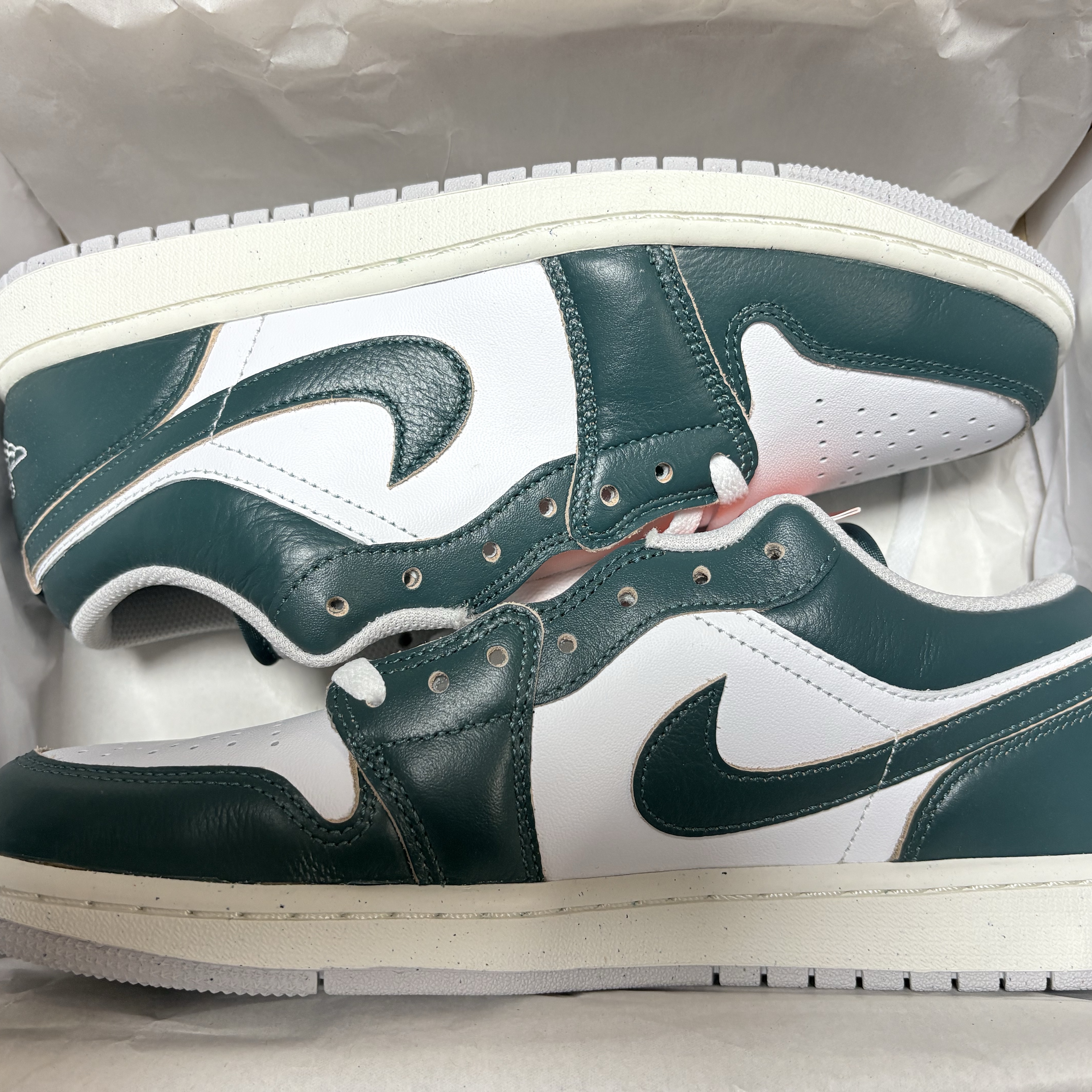 Jordan 1 Low SE Oxidized Green White 착용 스타일 - 2