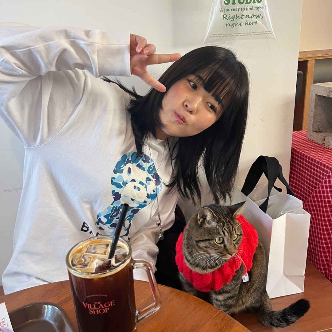 BAPE ABC Camo Baby Milo L/S T-Shirt White Blue 착용 스타일