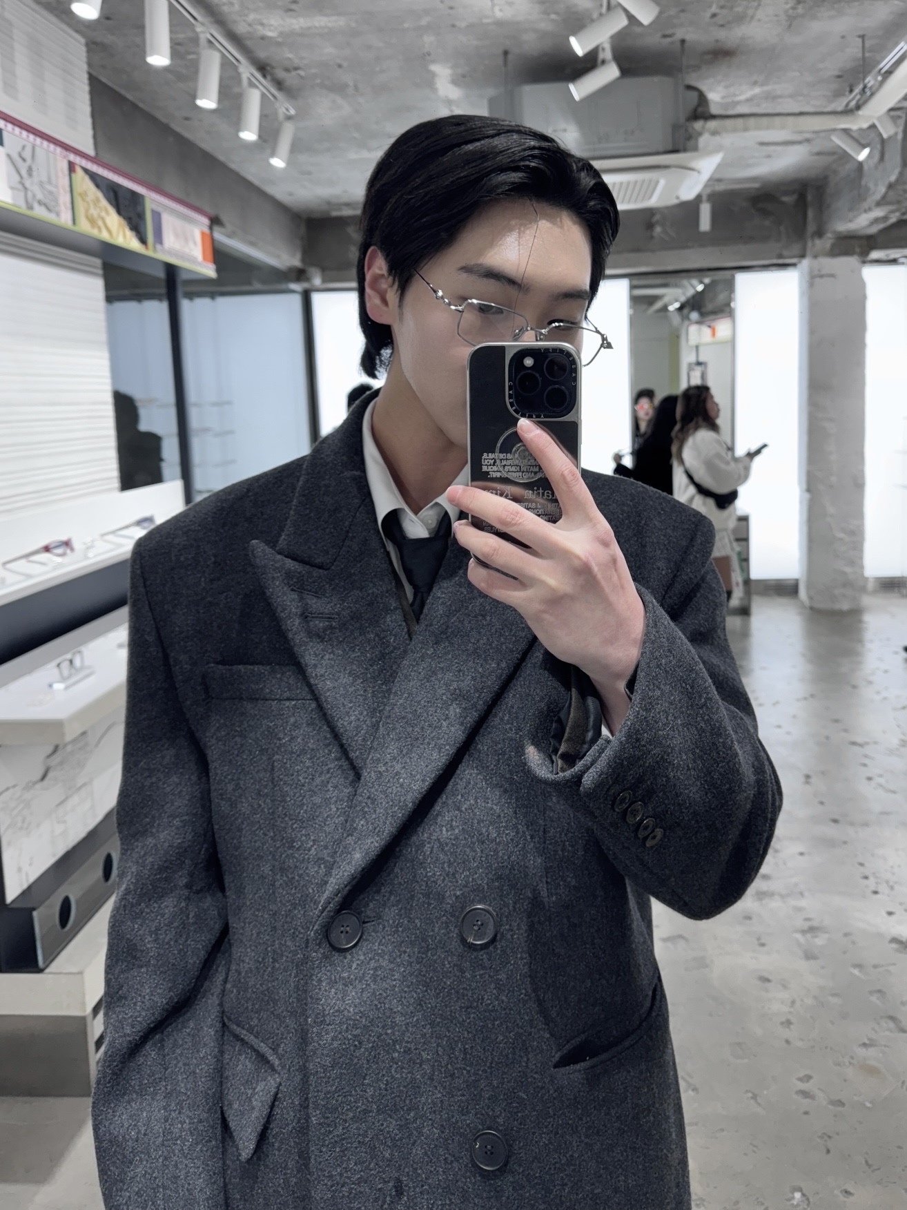 Gentle Monster Atomic 02 Silver 착용 스타일