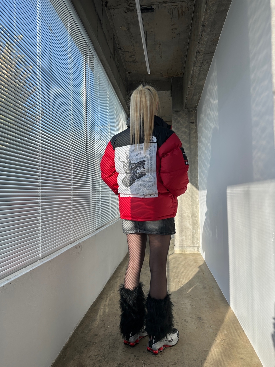 Supreme x The North Face Nuptse Jacket Red - 24FW, Nike Shox R4 Black and Metallic Silver 착용 스타일 - 1