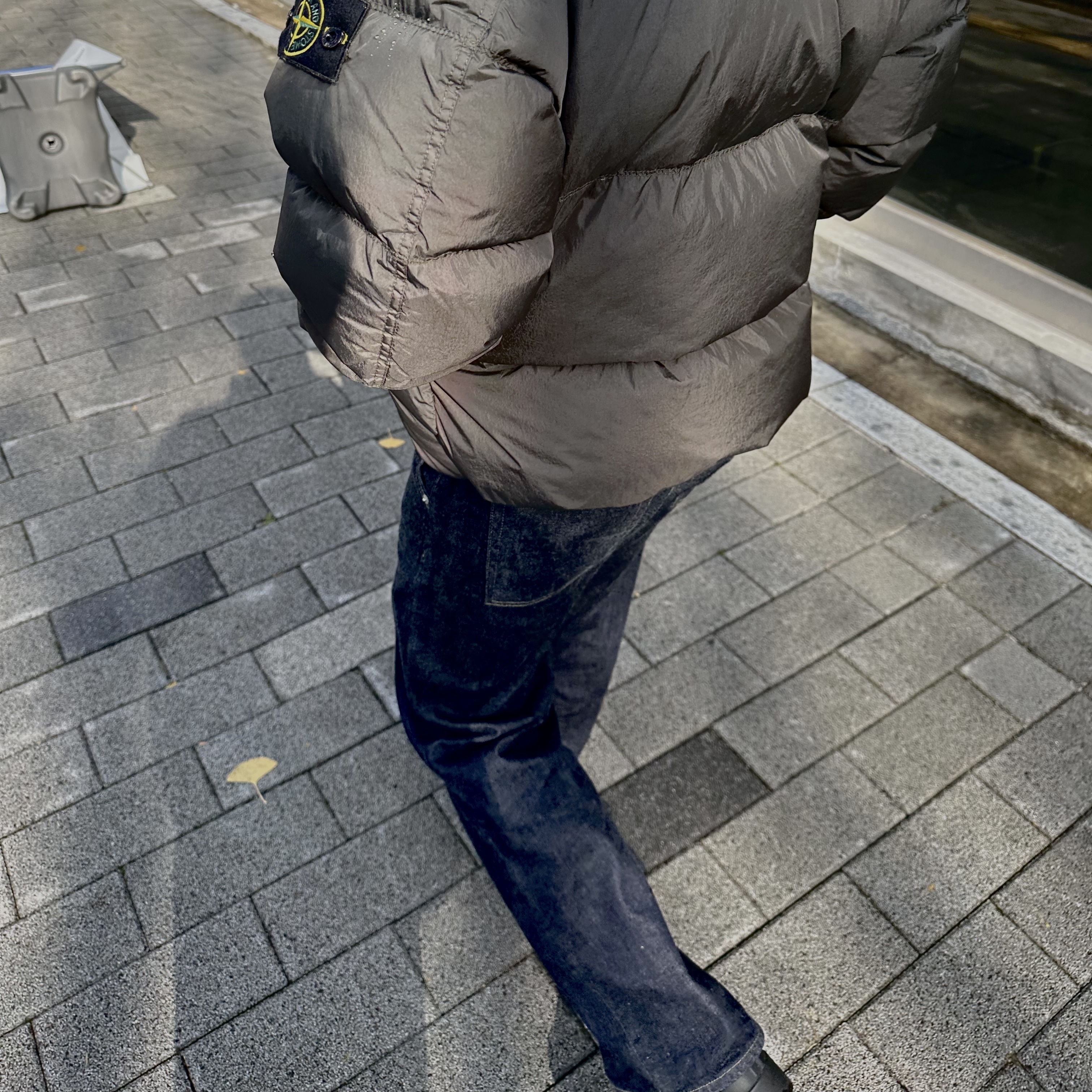 Stone Island 40123 Garment Dyed Crinkle Reps R-NY Down Jacket Lead - 24FW, Hunter Play Short Wellington Boots Black 착용 스타일 - 2