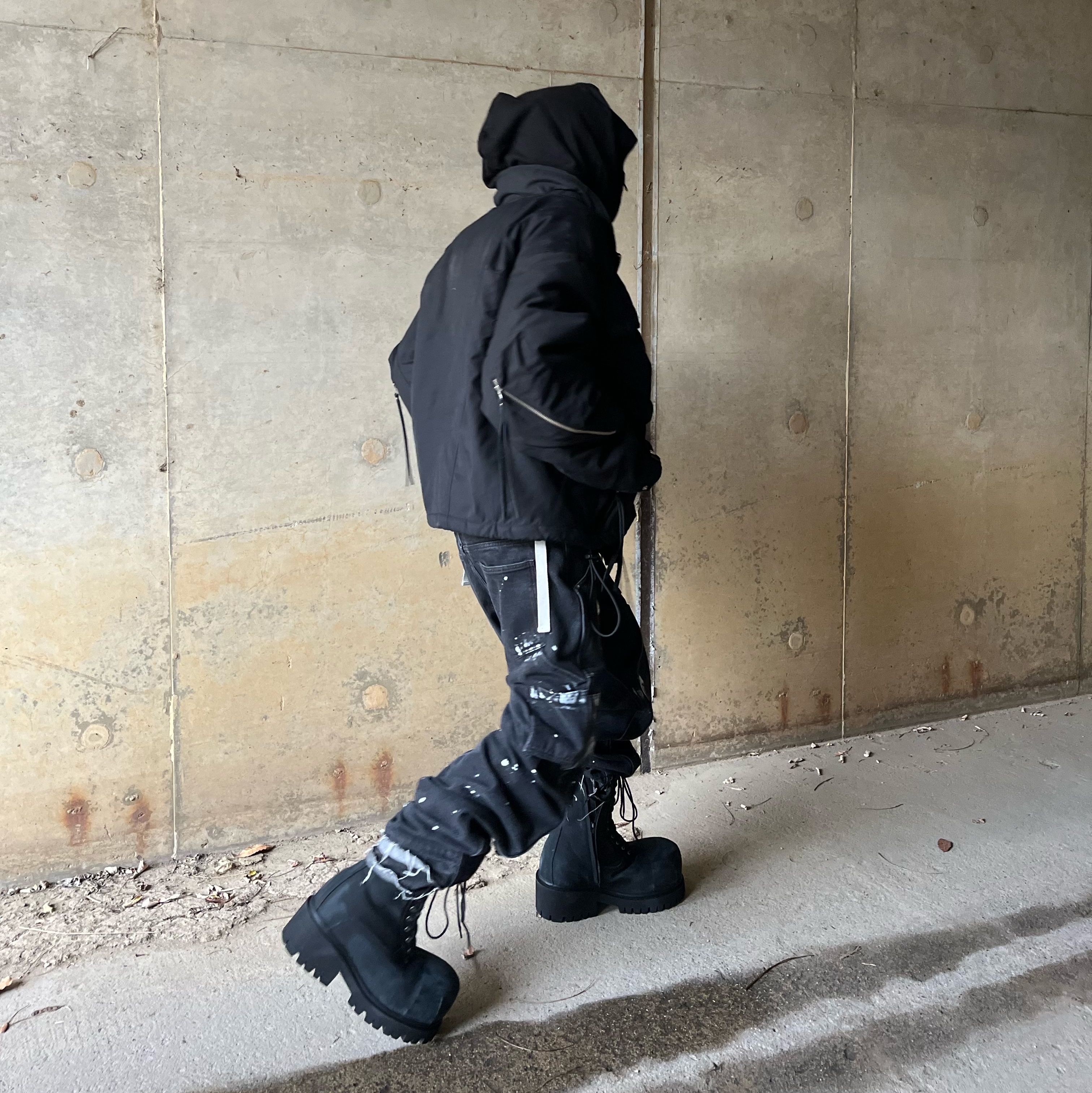 Wapworks Work Double Knee Carpenter Pants, Balenciaga Stomper Bootie Black 착용 스타일 - 1