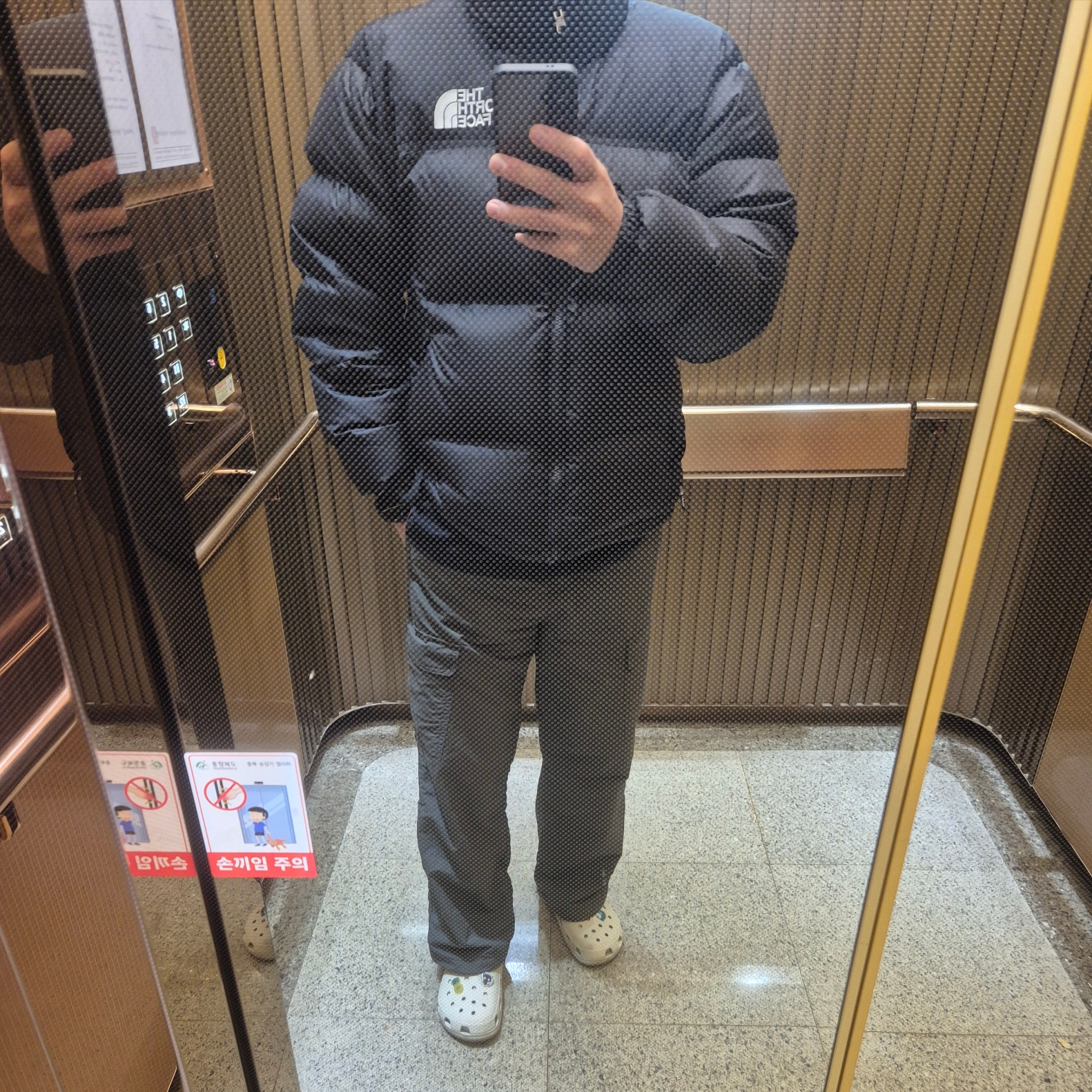 The North Face 1996 Eco Nuptse Jacket Black 착용 스타일