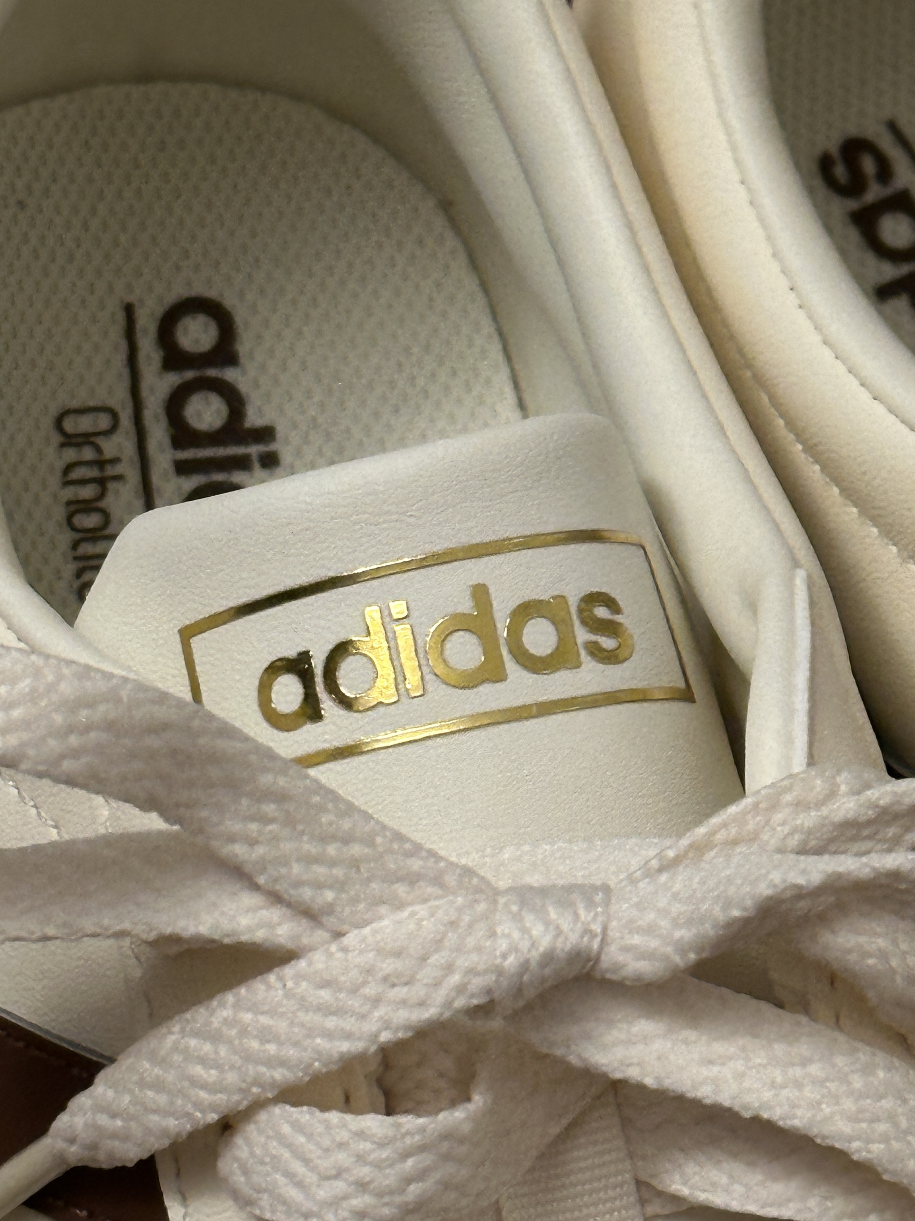 Adidas VL Court 2.0 Cream Brown 착용 스타일 - 2