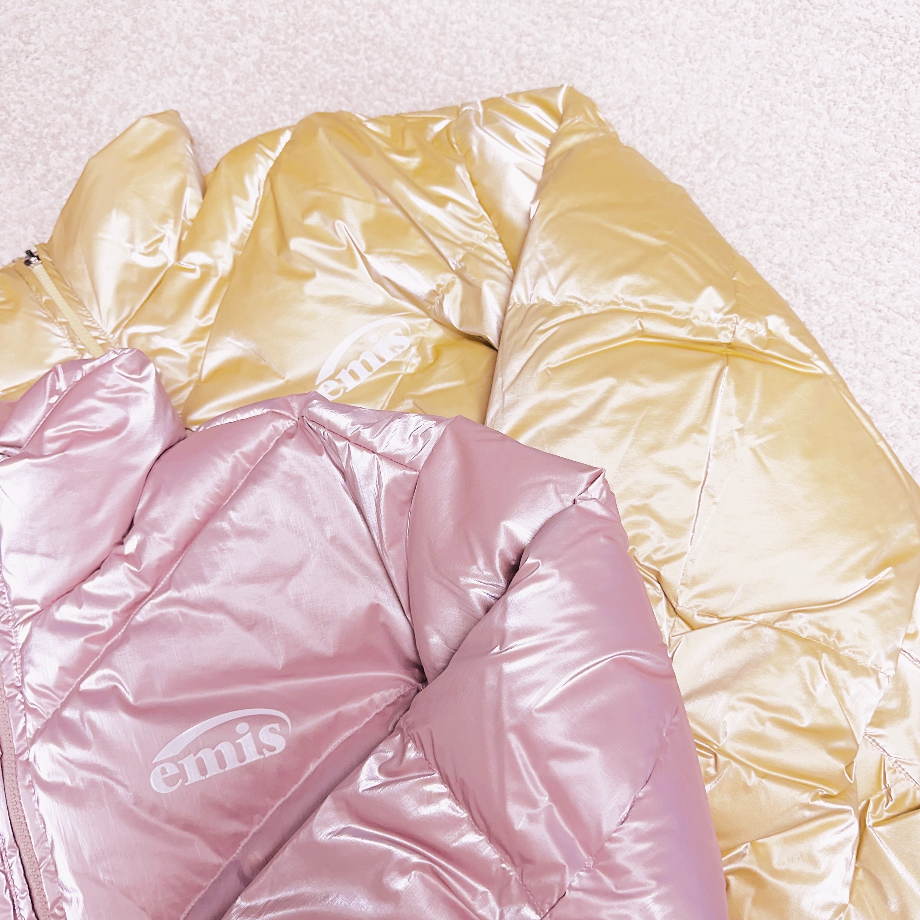 Emis Luster Reversible Down Jacket Yellow, (W) Emis Luster Reversible Down Jacket Pink 착용 스타일