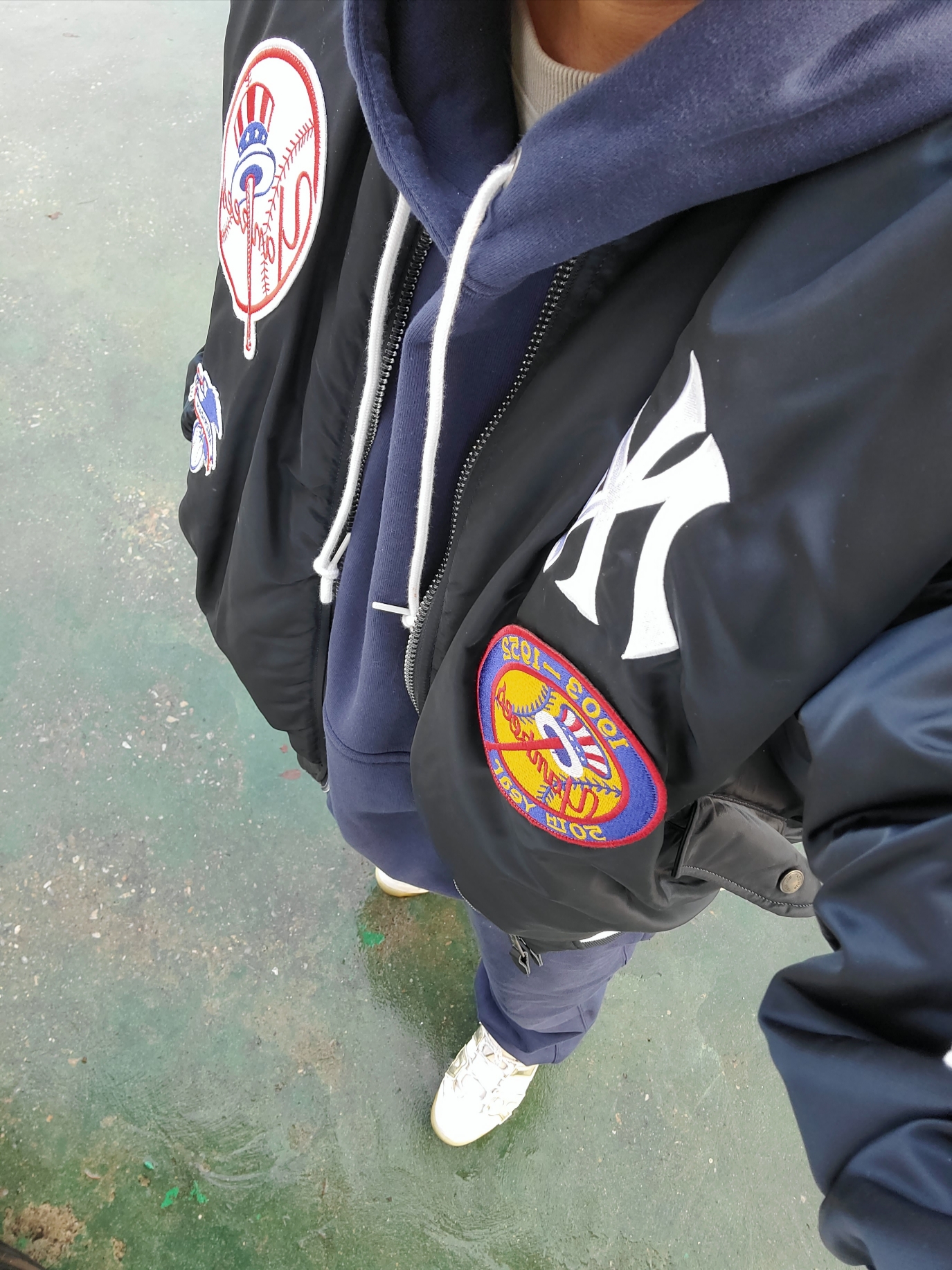 Nike Solo Swoosh Fleece Pants Midnight Navy - US/EU, Nike Solo Swoosh Fleece Pullover Hoodie Midnight Navy - US/EU 착용 스타일 - 1