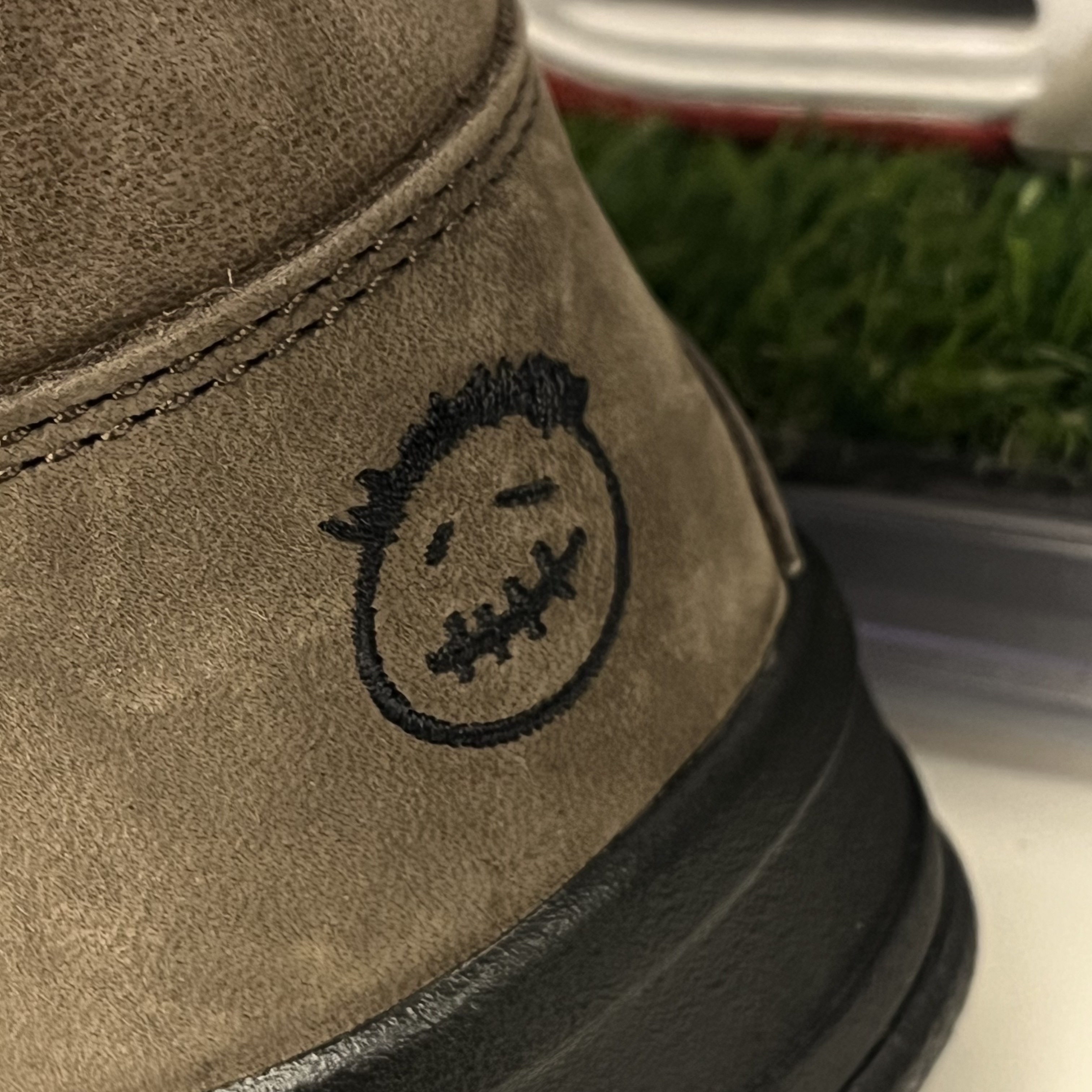 Jordan x Travis Scott Jumpman Jack TR Black and Dark Mocha 착용 스타일 - 2