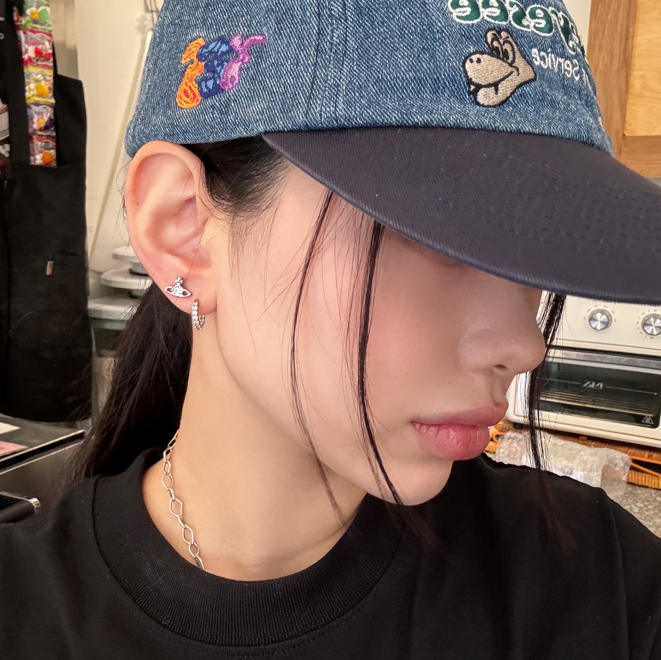 (W) Vivienne Westwood Nano Solitaire Earrings Silver 착용 스타일