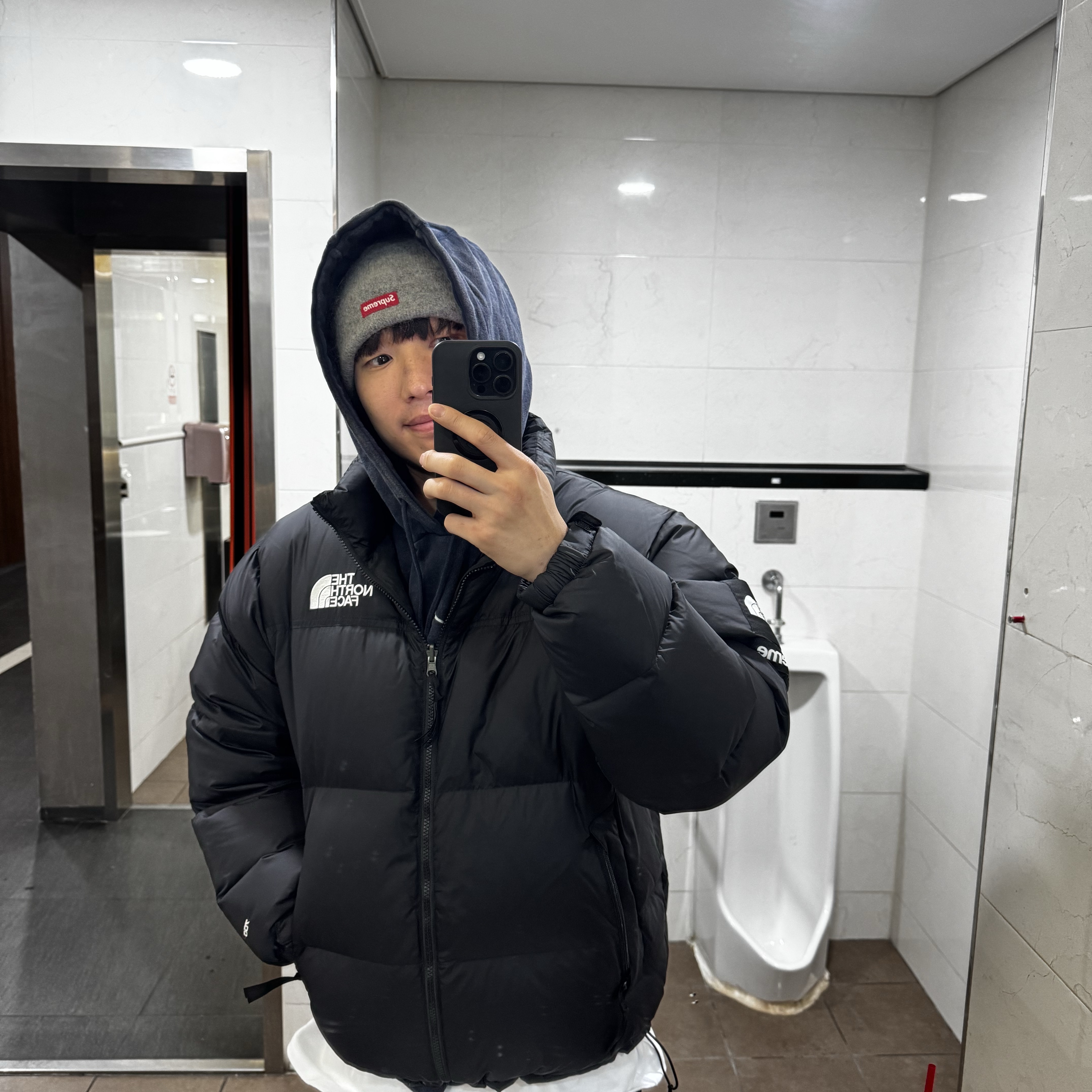 Supreme Mohair Beanie Heather Grey - 24FW, Supreme x The North Face Split Nuptse Jacket Black - 24SS 착용 스타일
